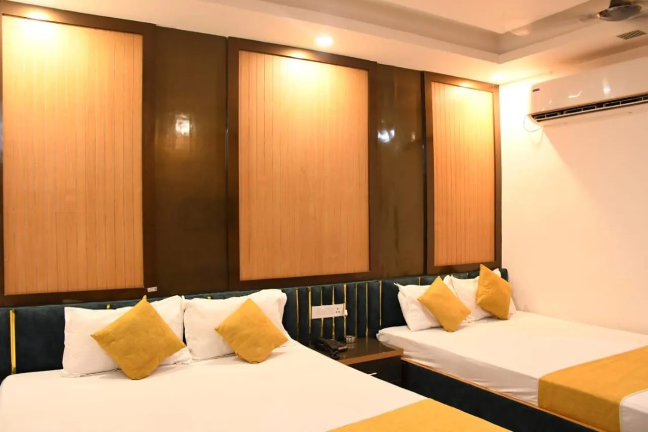 Bed in Hotel Golden Continental