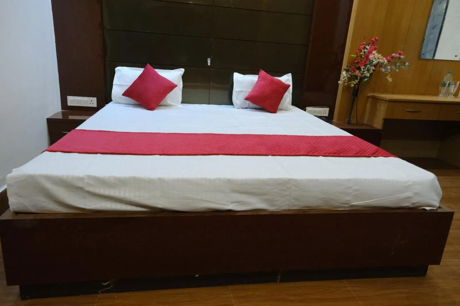 Bed in Hotel Golden Continental