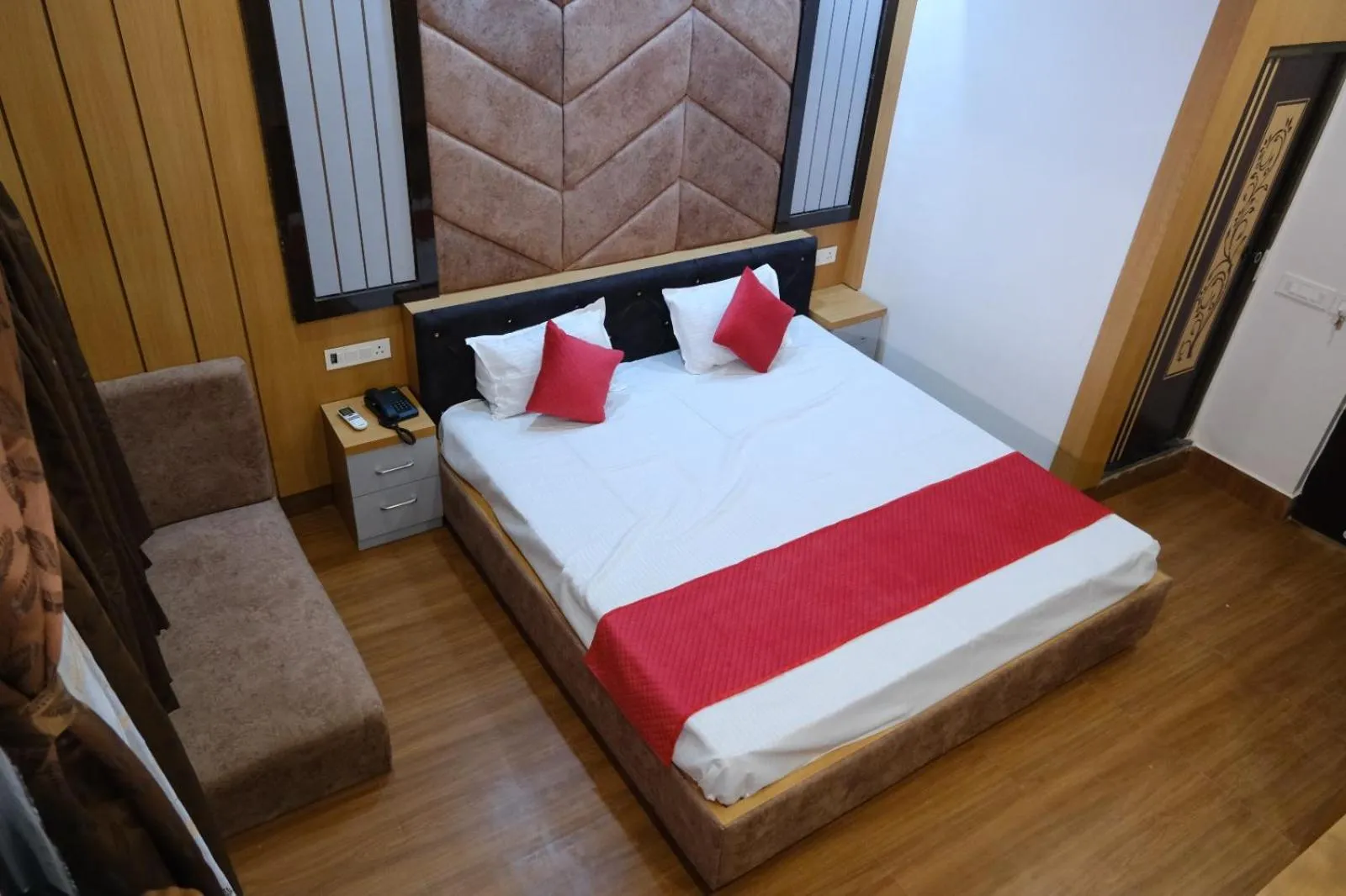 Bed in Hotel Golden Continental