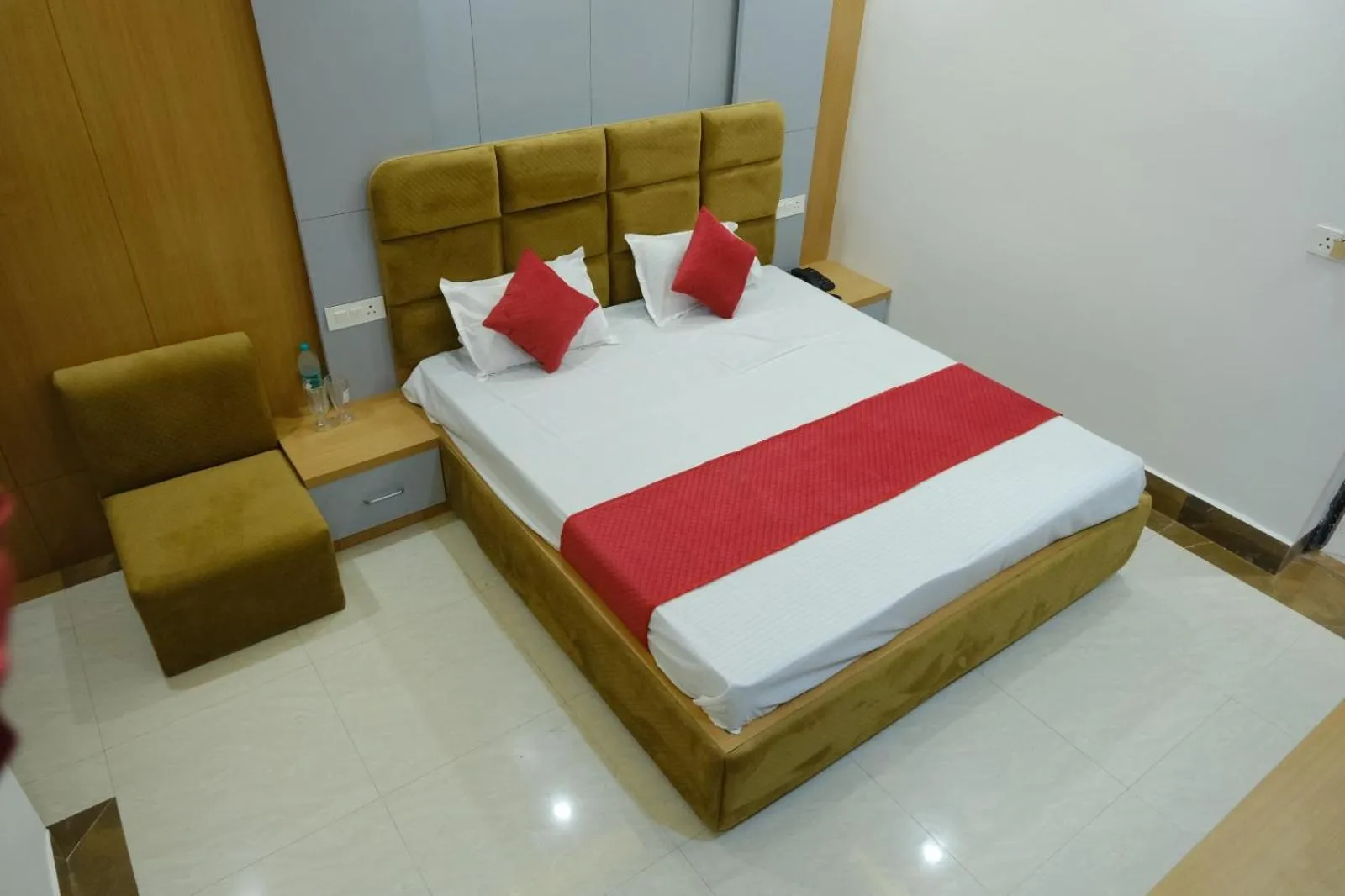 Bed in Hotel Golden Continental