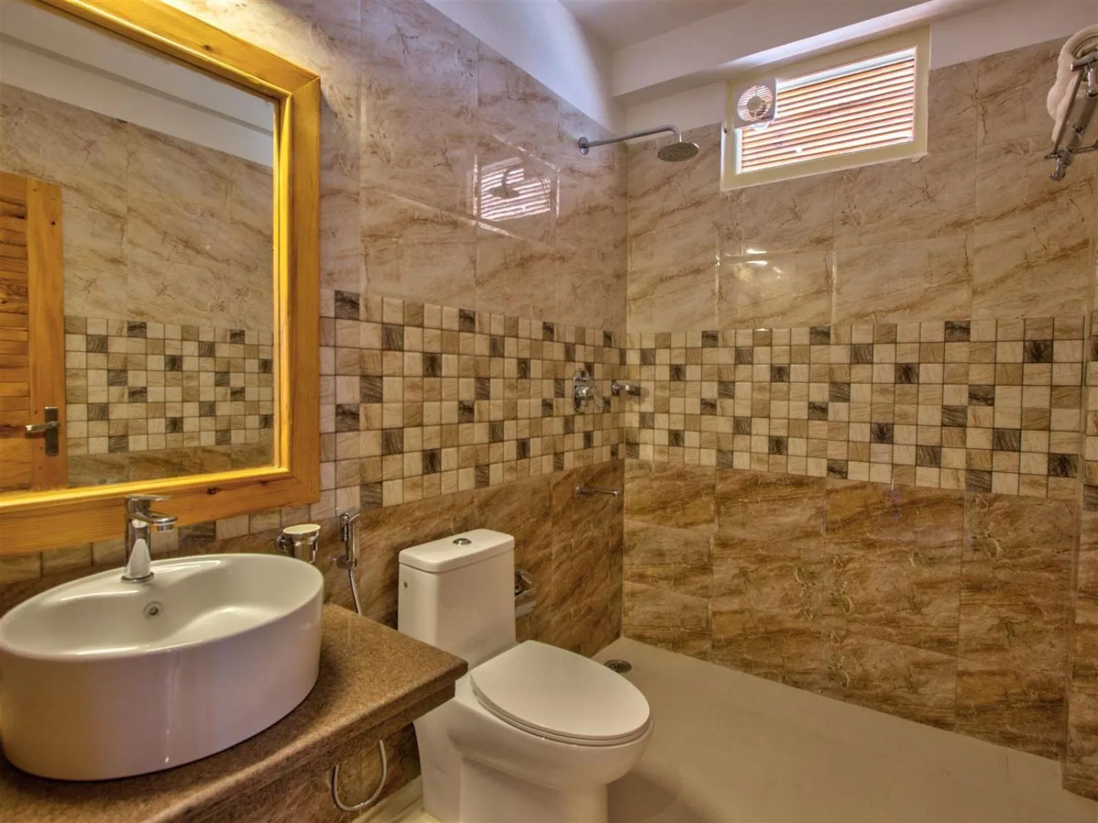 Bathroom in Golden Peak Manali