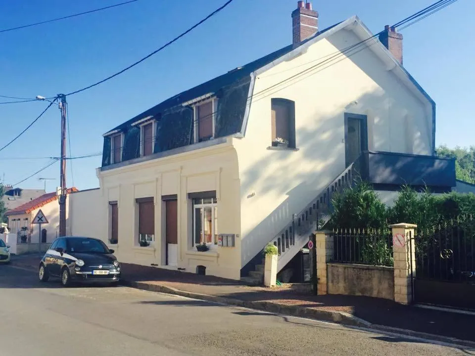 Facade/entrance in Le Coq En Pate