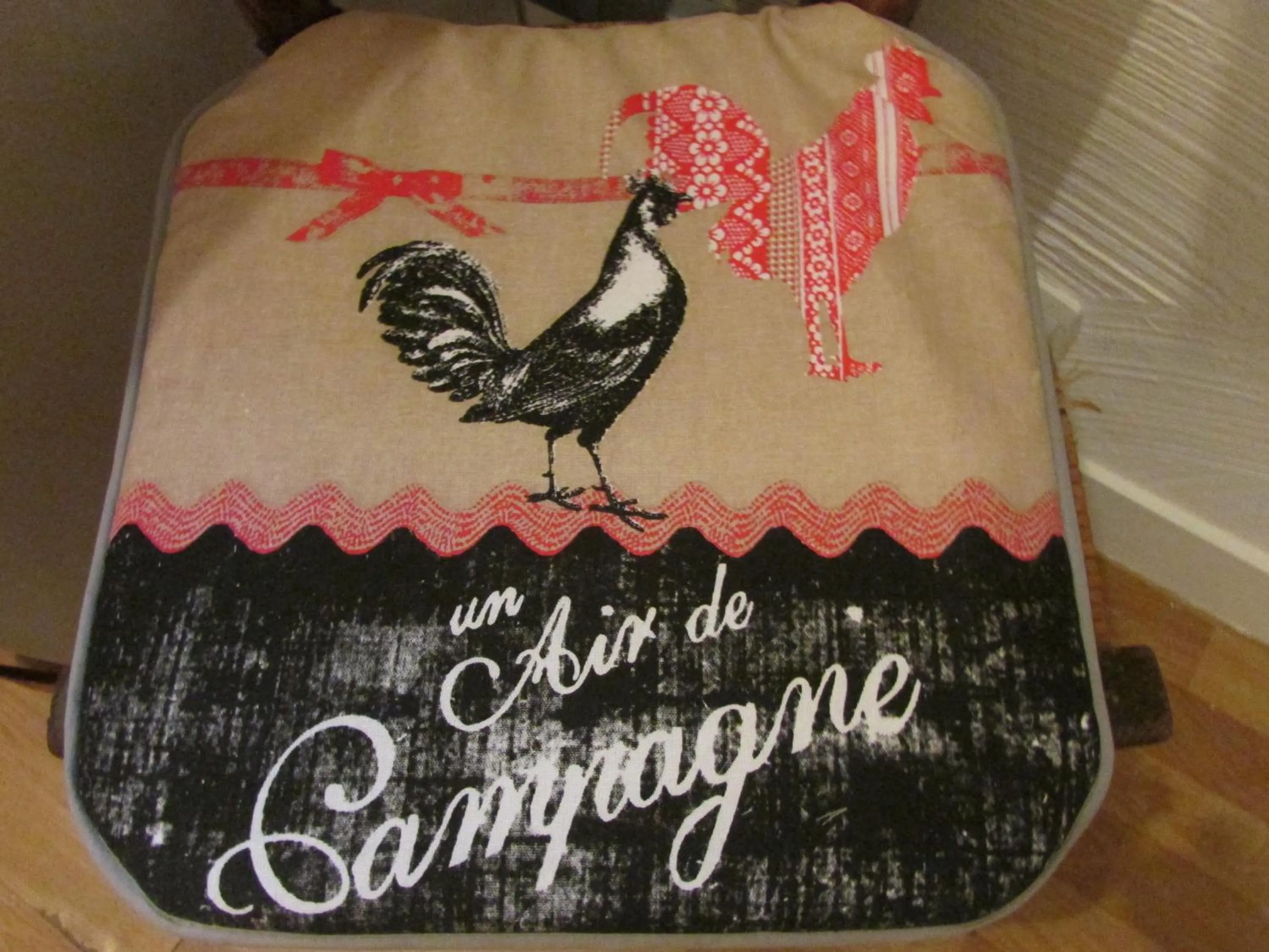 Decorative detail in Le Coq En Pate