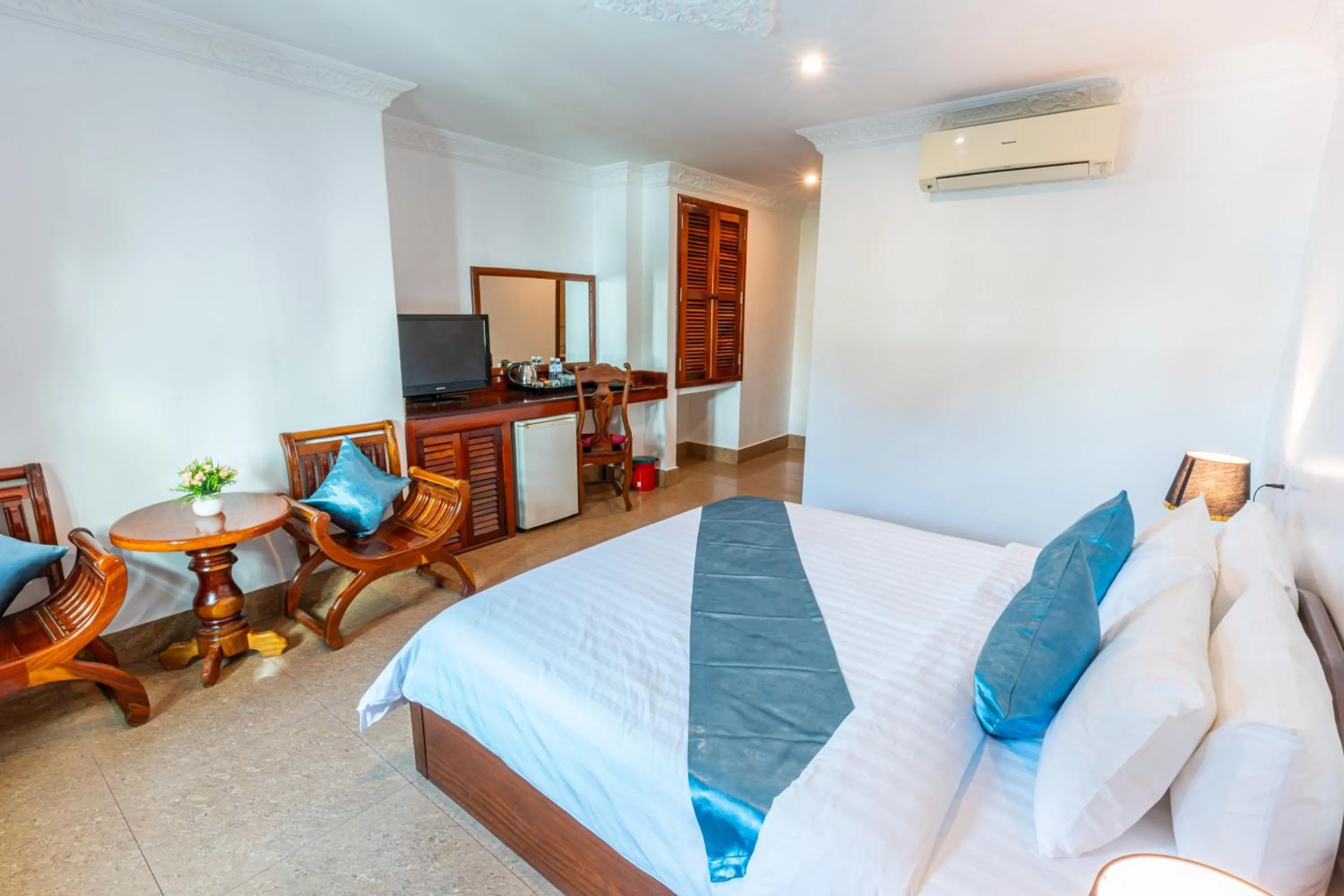 Balcony/Terrace, Bed in Rithy Rin Angkor Hotel