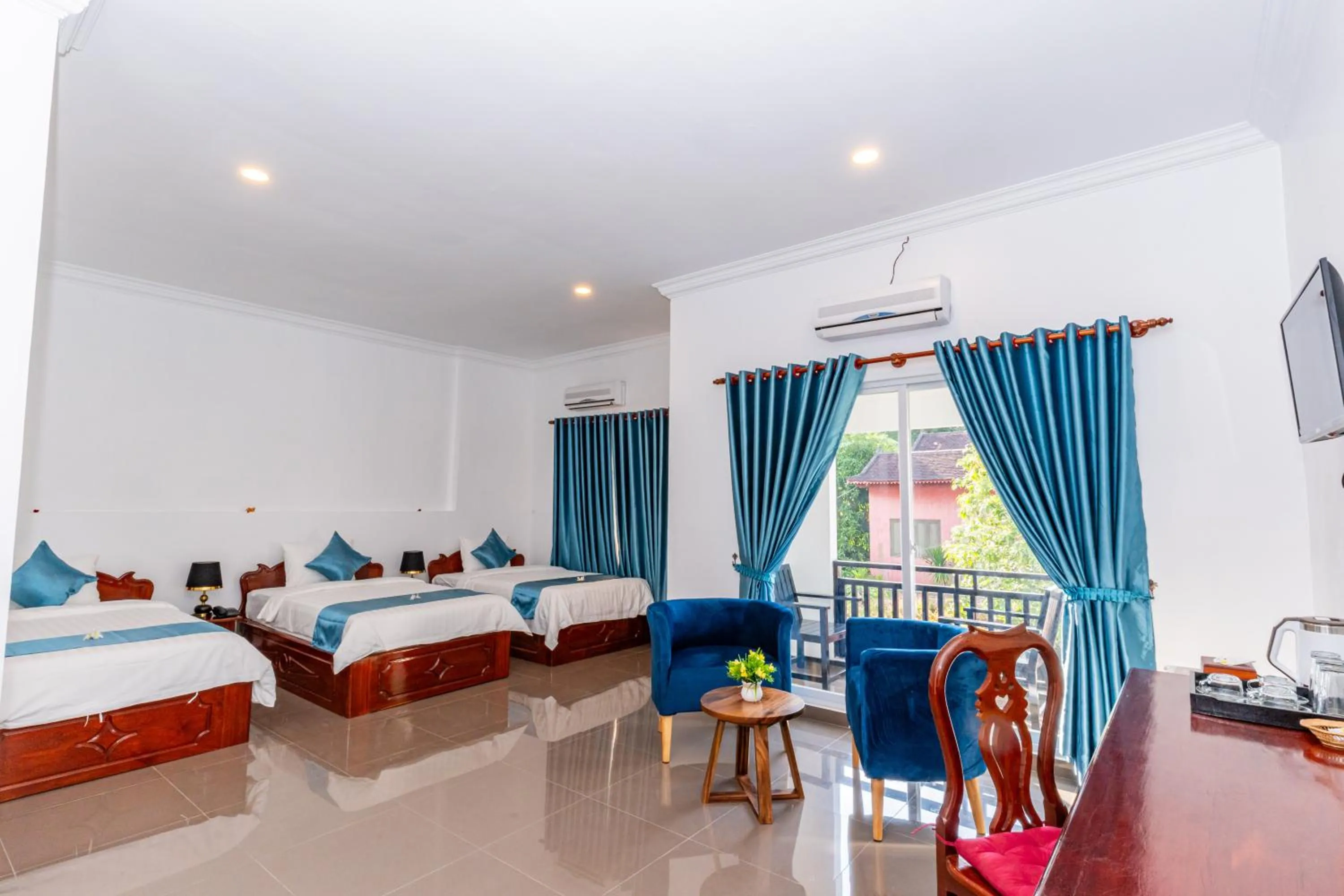 City view, Bed in Rithy Rin Angkor Hotel
