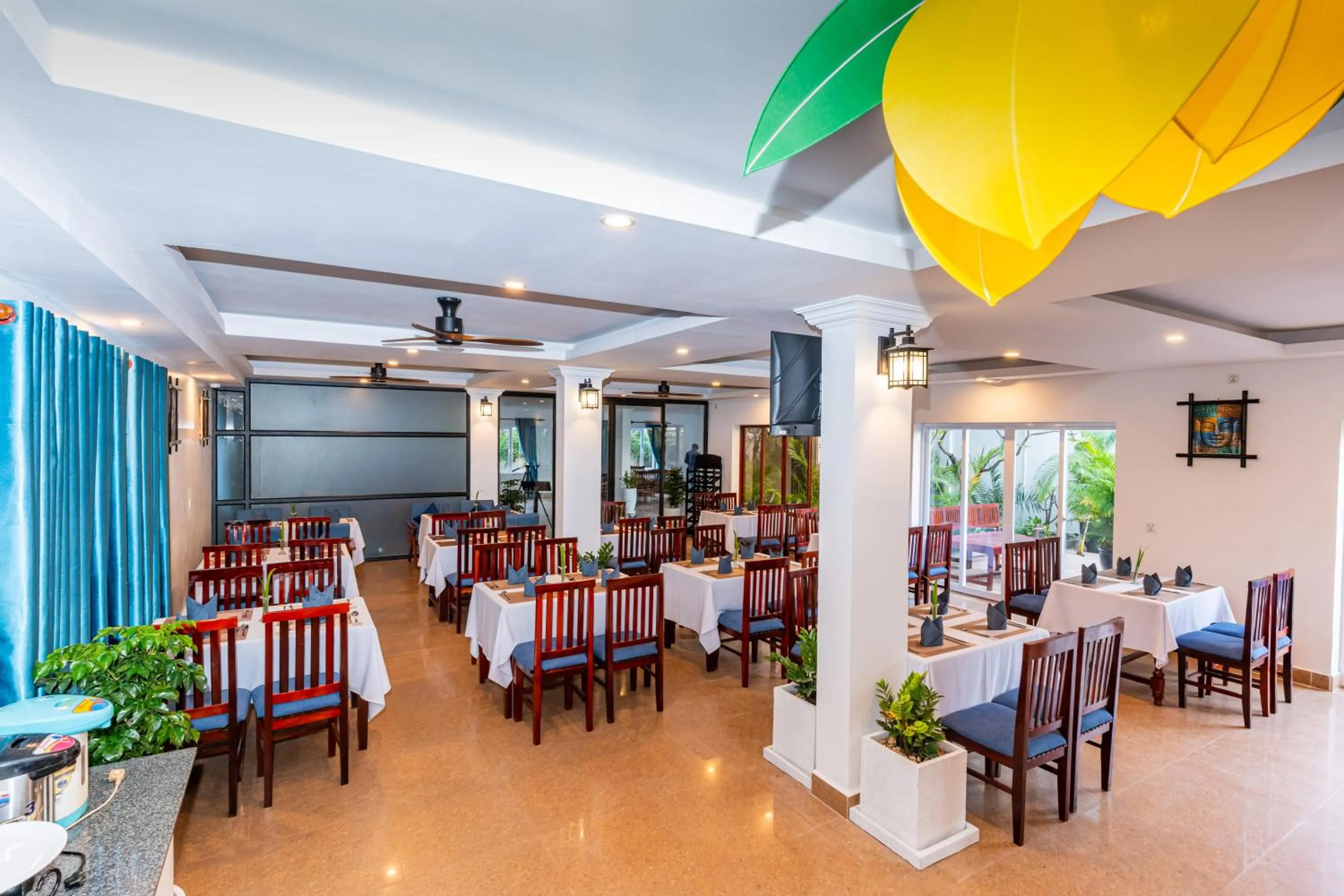 Restaurant/places to eat in Rithy Rin Angkor Hotel