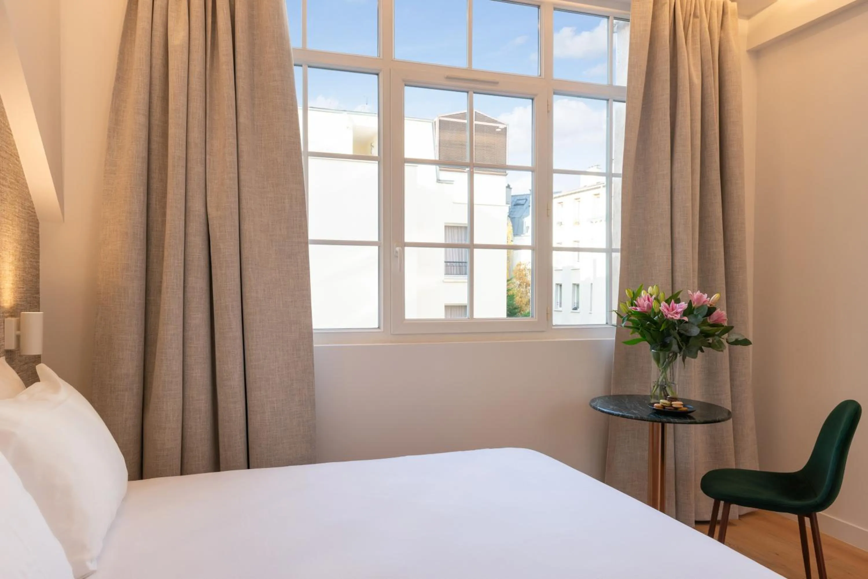 Bedroom, Bed in Faubourg Station