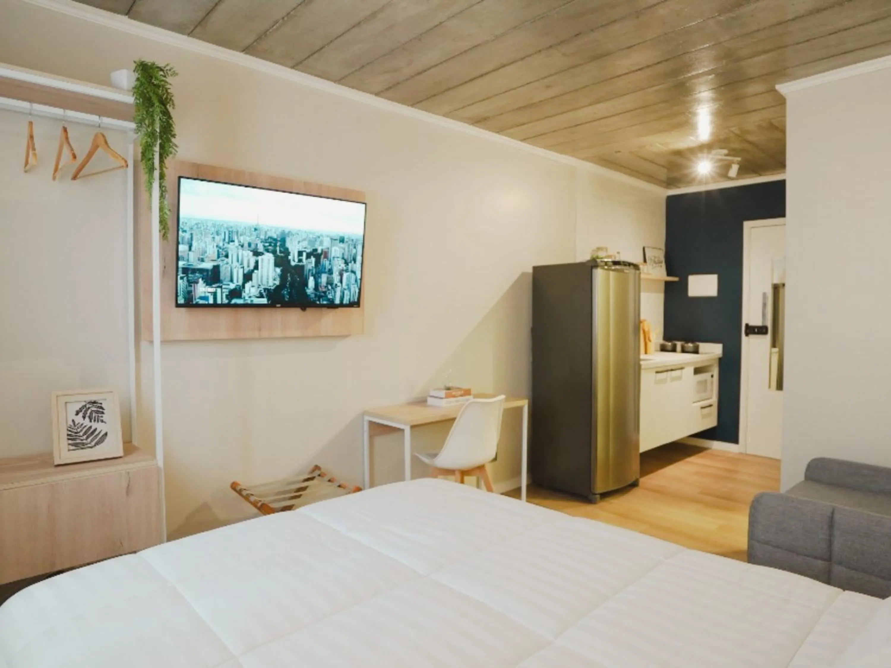 TV and multimedia, Bed in Studios Mood Martiniano