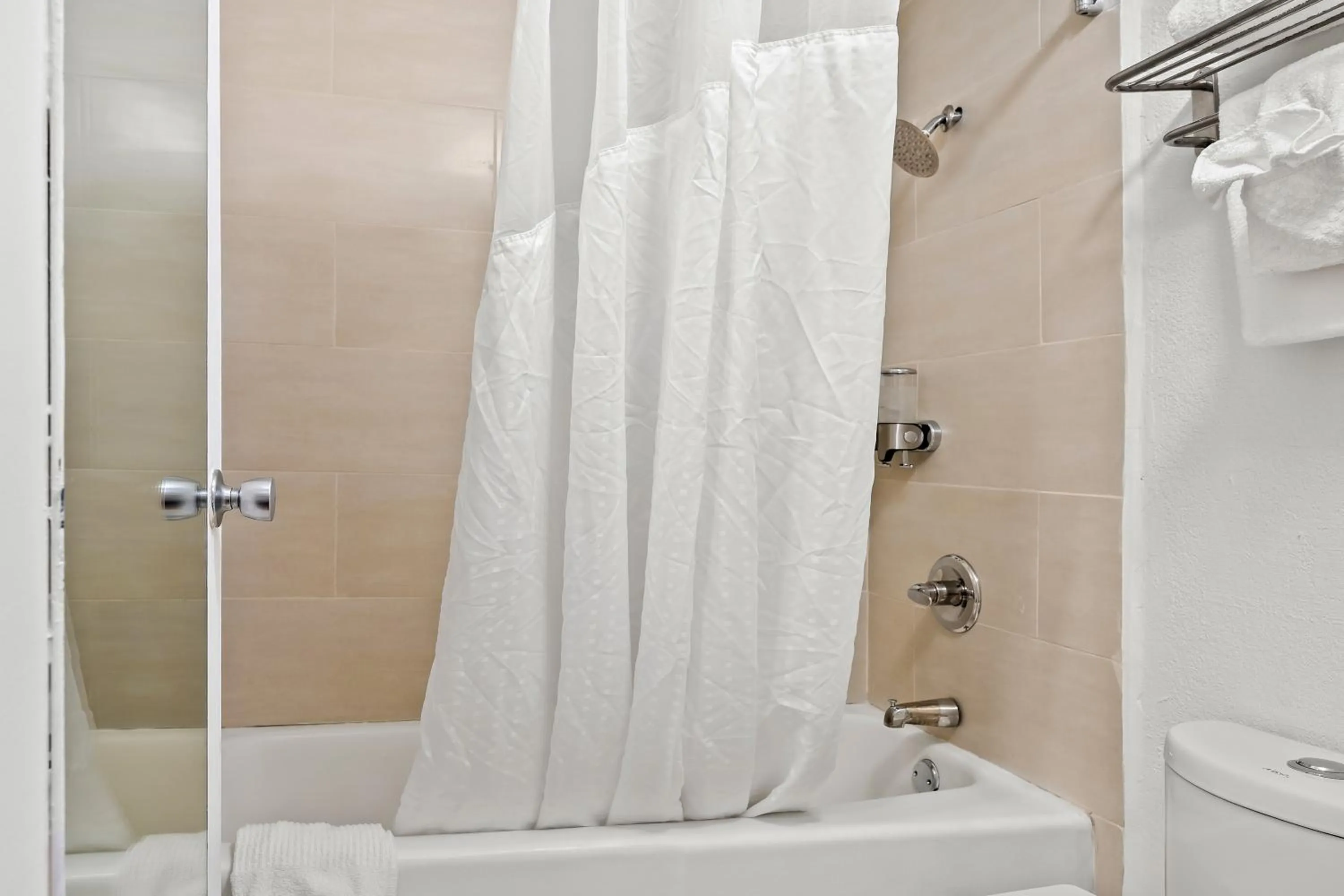 Bathroom in Signature Inn Danville