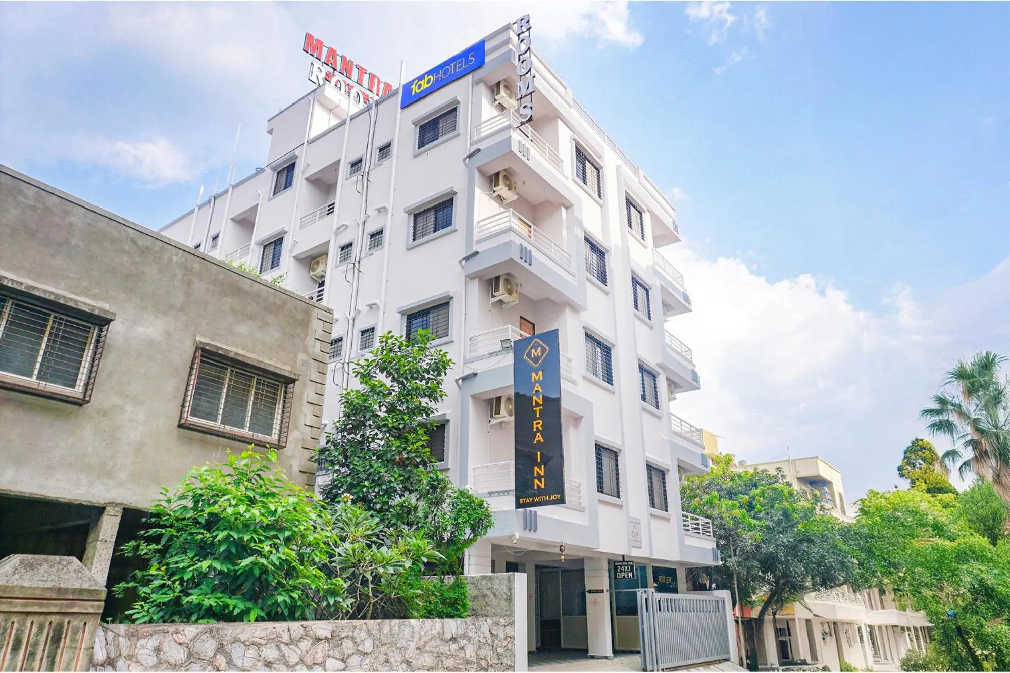 Property building in Fabhotel The Mantra inn - Nr world trade center