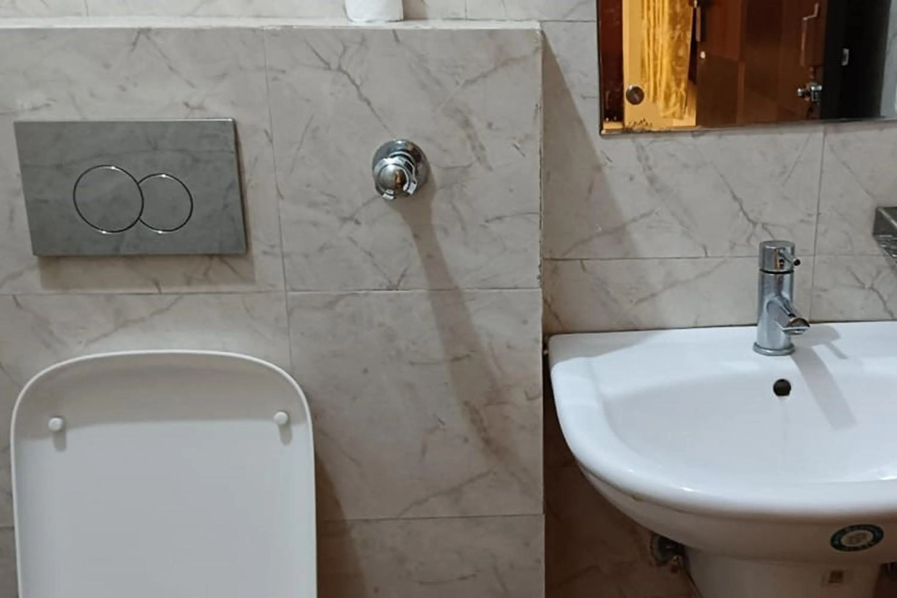 Bathroom in Hotel Sky View