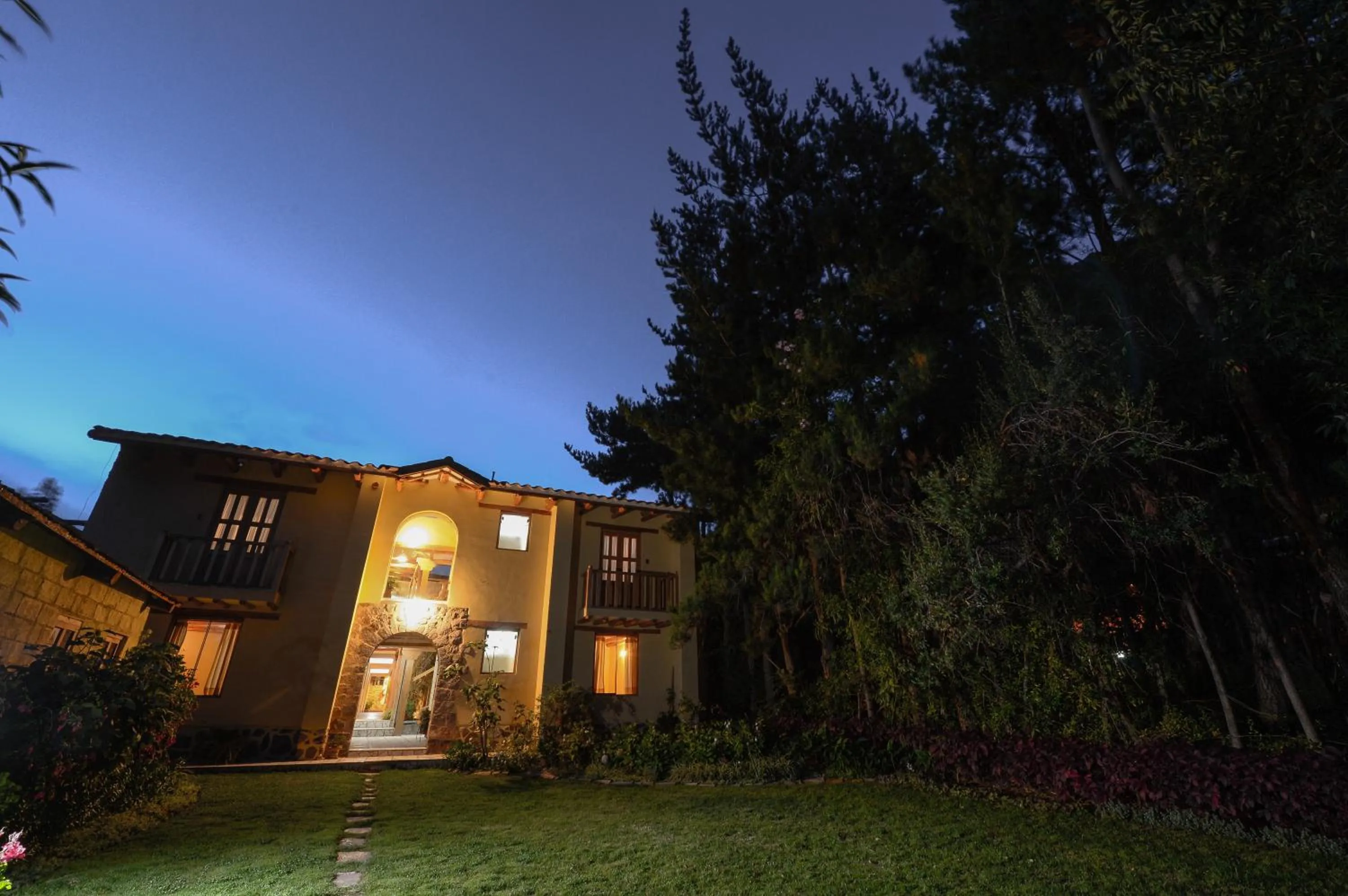 Night in Hotel Samanapaq