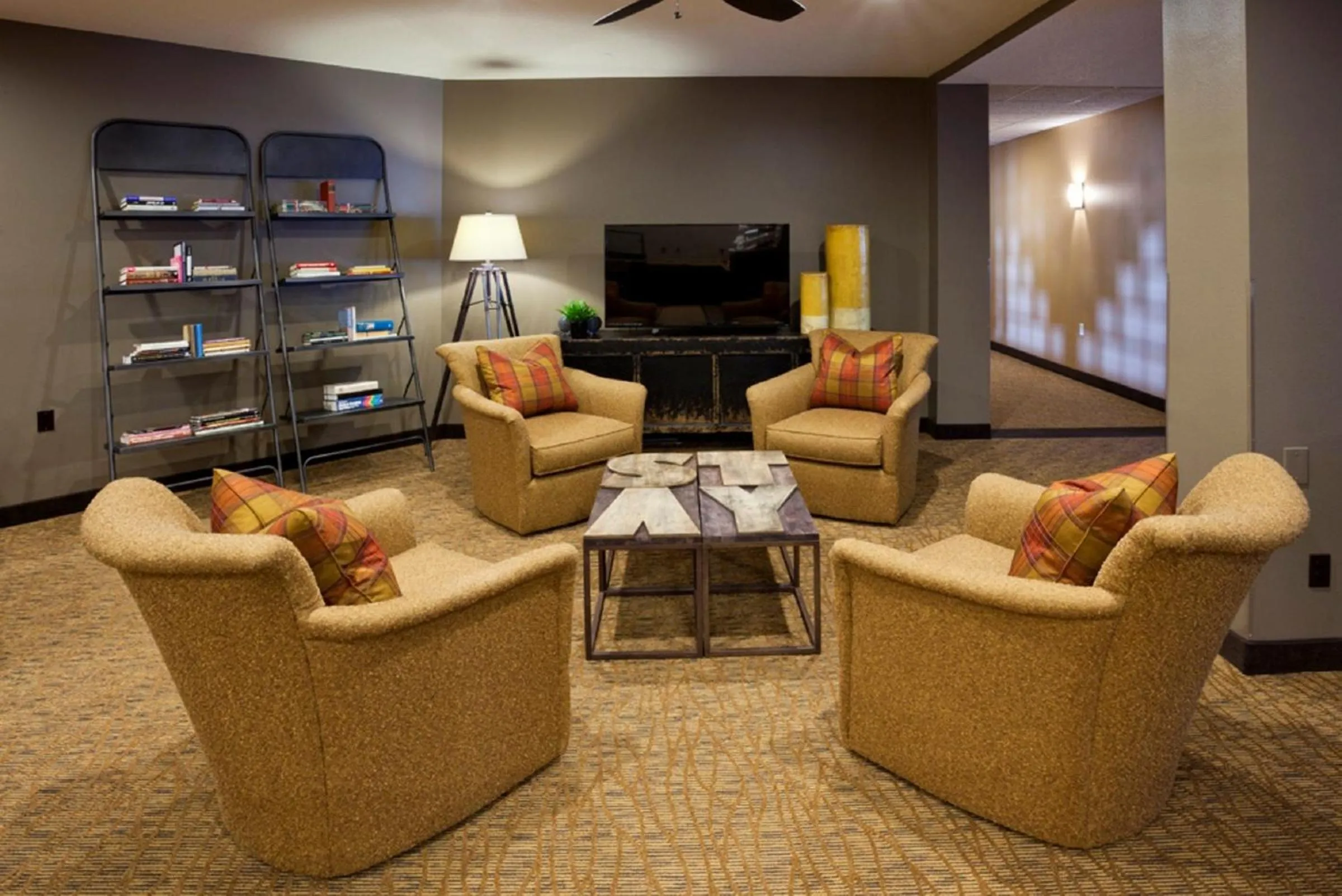Seating area in GrandStay Hotel & Suites La Crosse