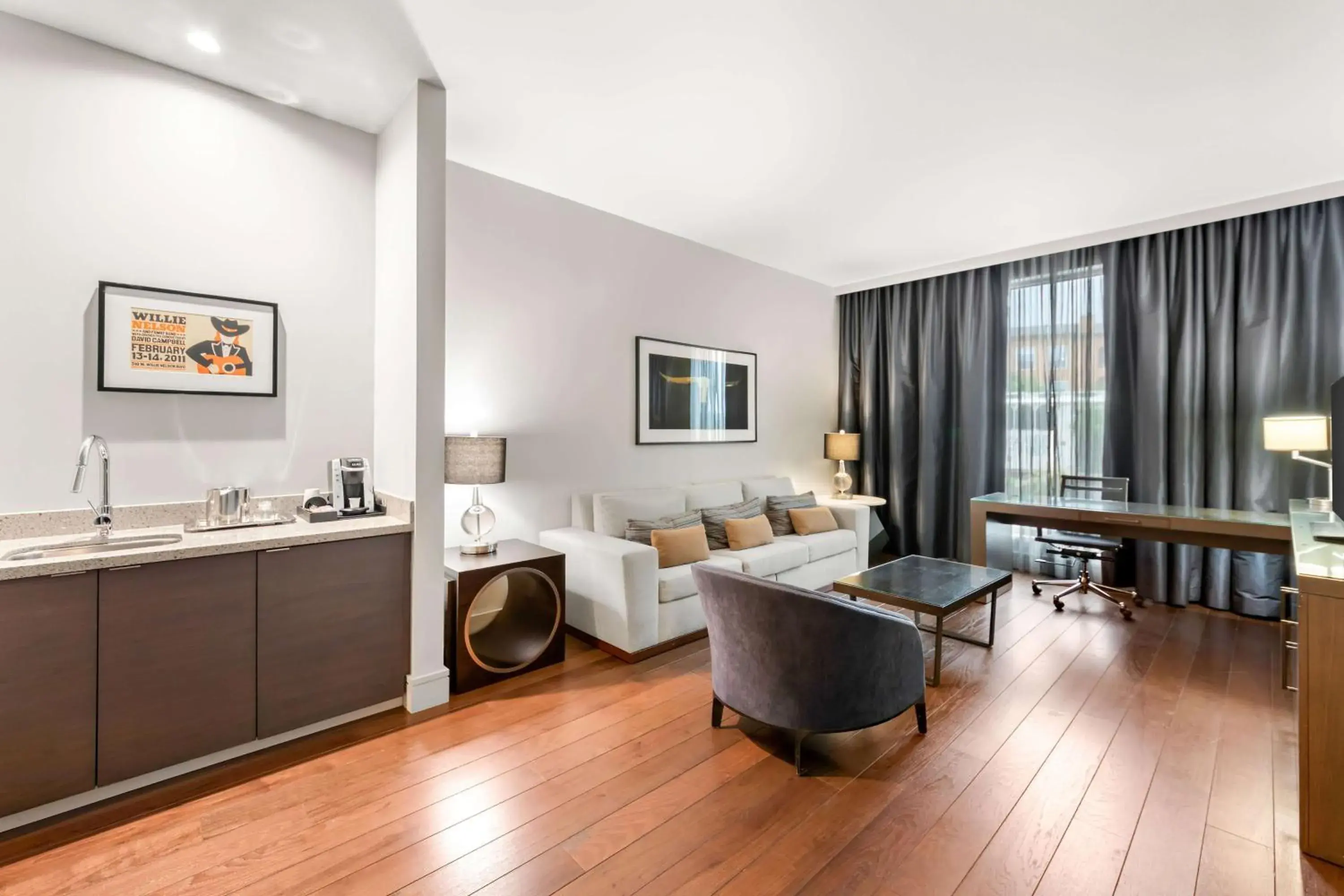 King Parlor with Murphy Bed in Sonesta Bee Cave Austin Hill Country King Parlor with Murphy Bed in Sonesta Bee Cave Austin Hill Country