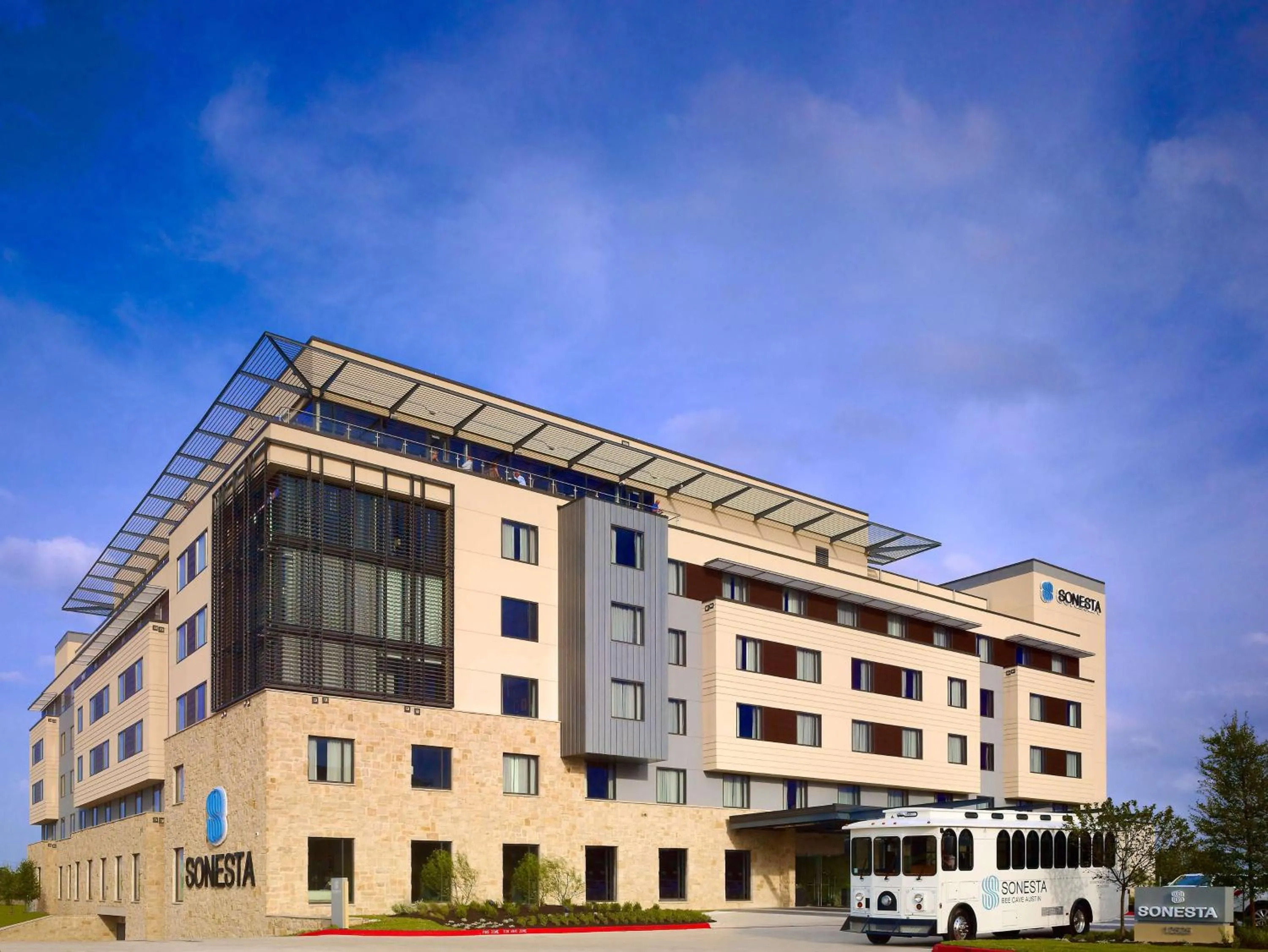 Property building in Sonesta Bee Cave Austin Hill Country