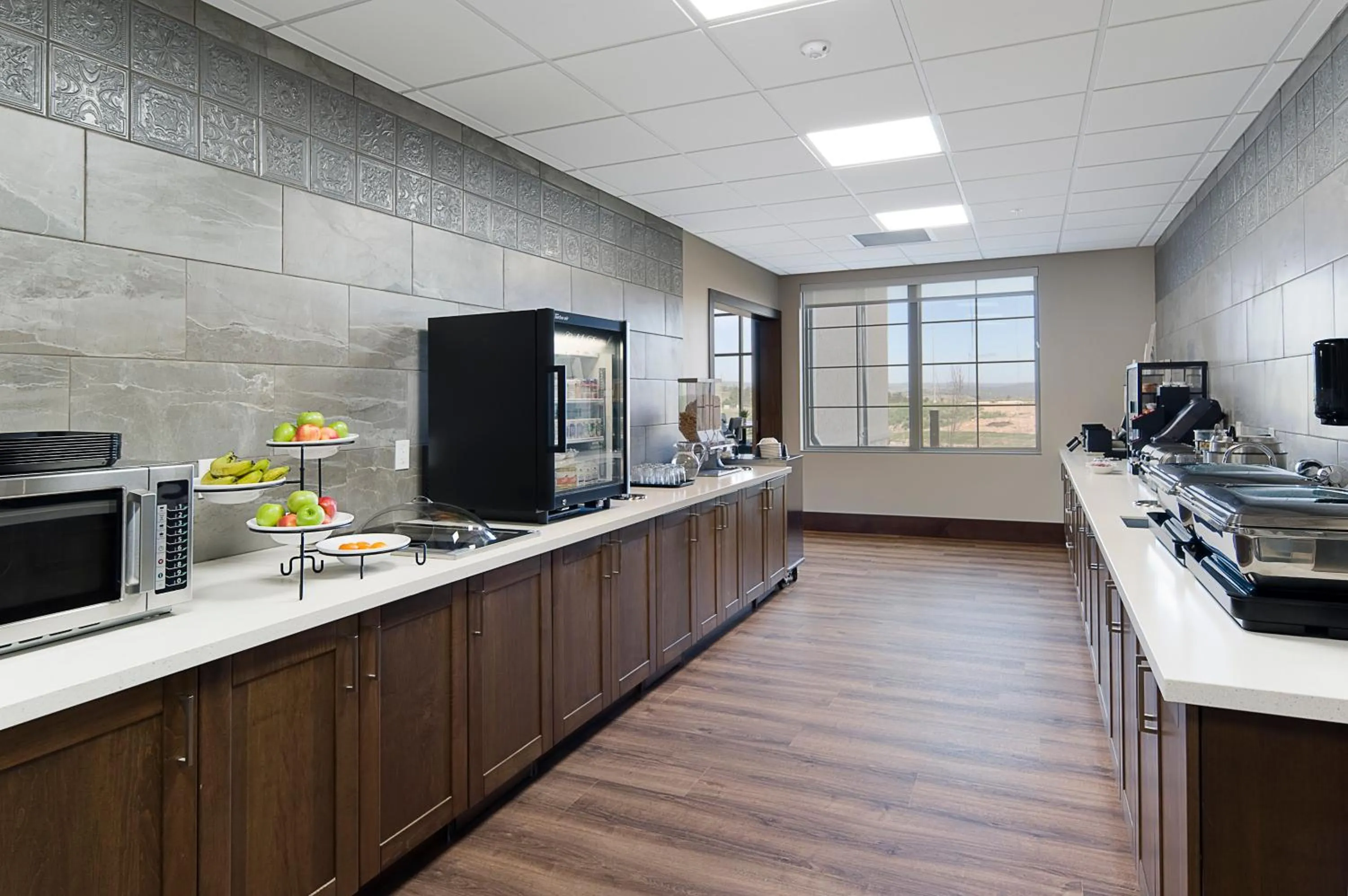 Breakfast in ClubHouse Hotel & Suites Rapid City