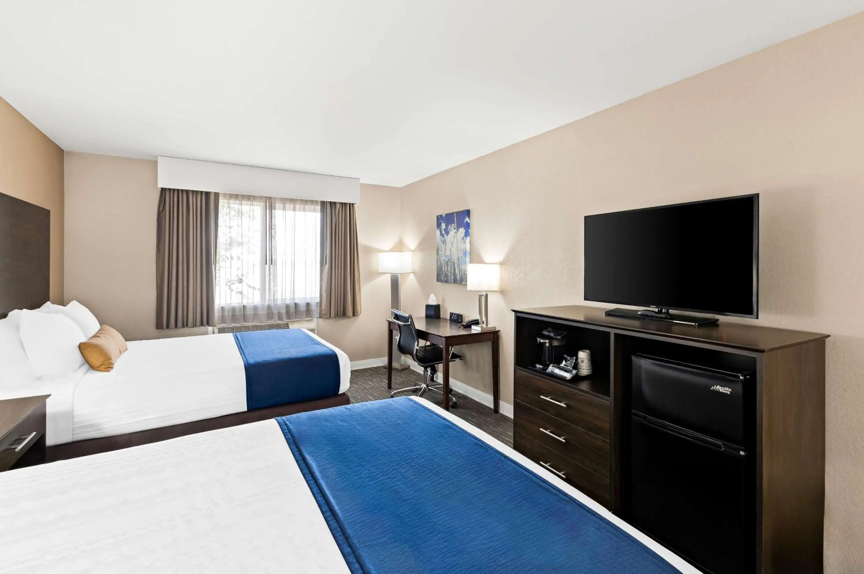 Bedroom, Bed in Best Western Snowflake Inn