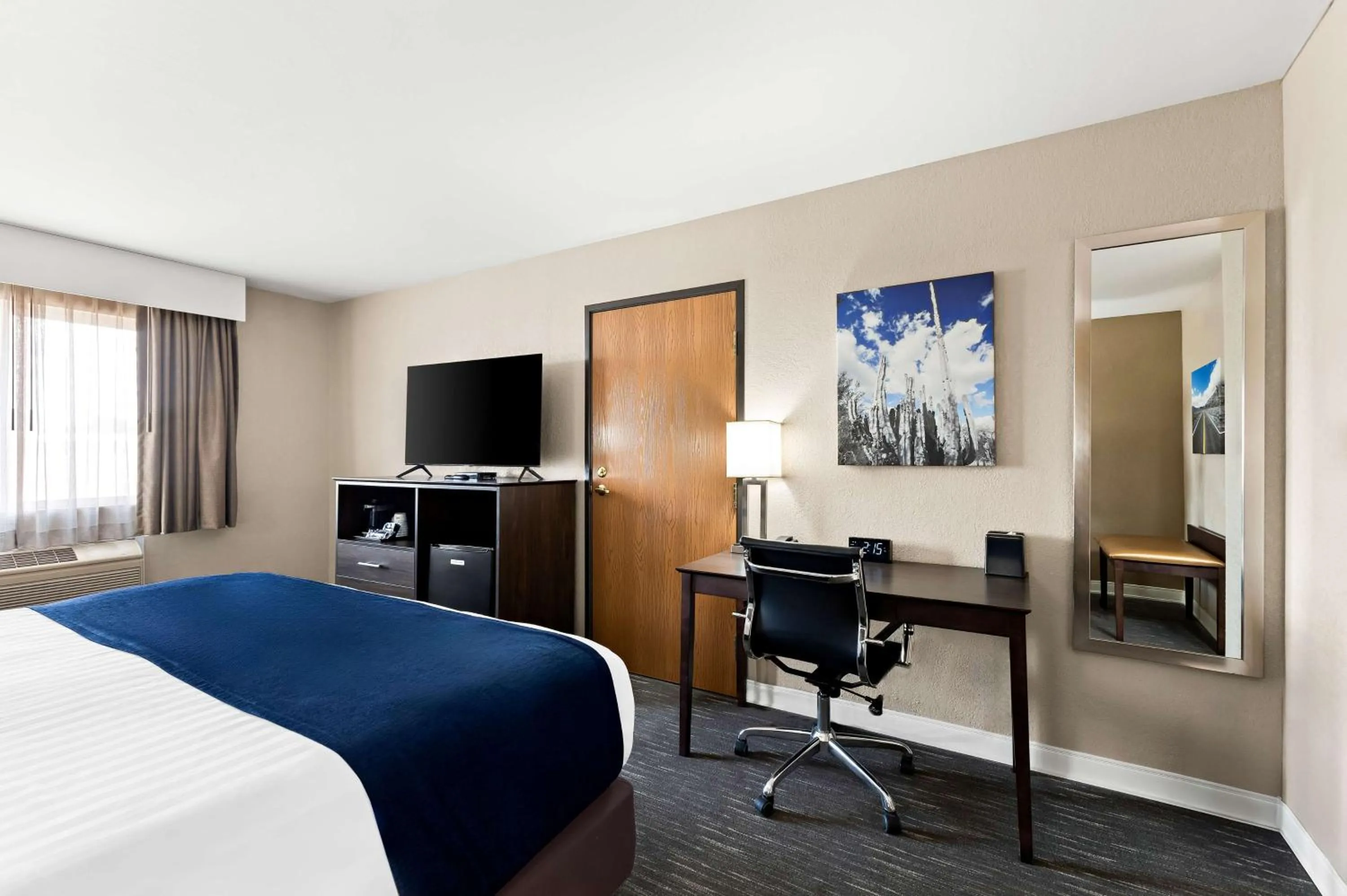 Bedroom, Bed in Best Western Snowflake Inn