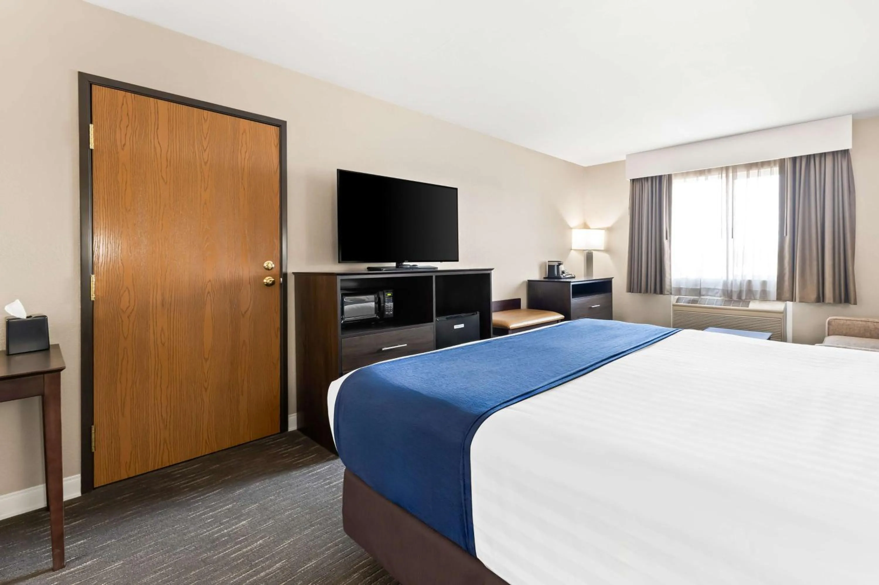 Bedroom, Bed in Best Western Snowflake Inn