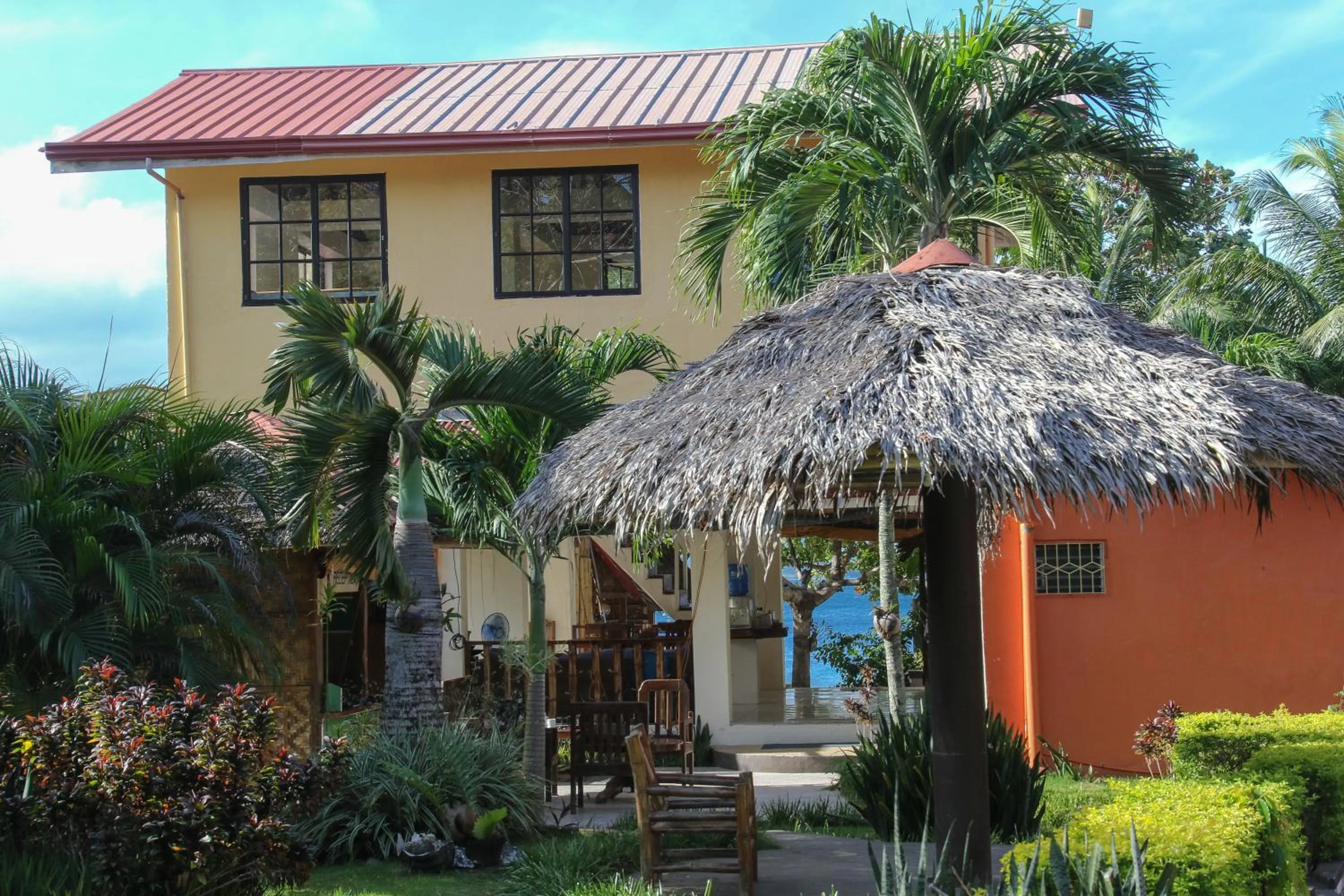 Restaurant/places to eat in Isla Hayahay Beach Resort and Restaurant