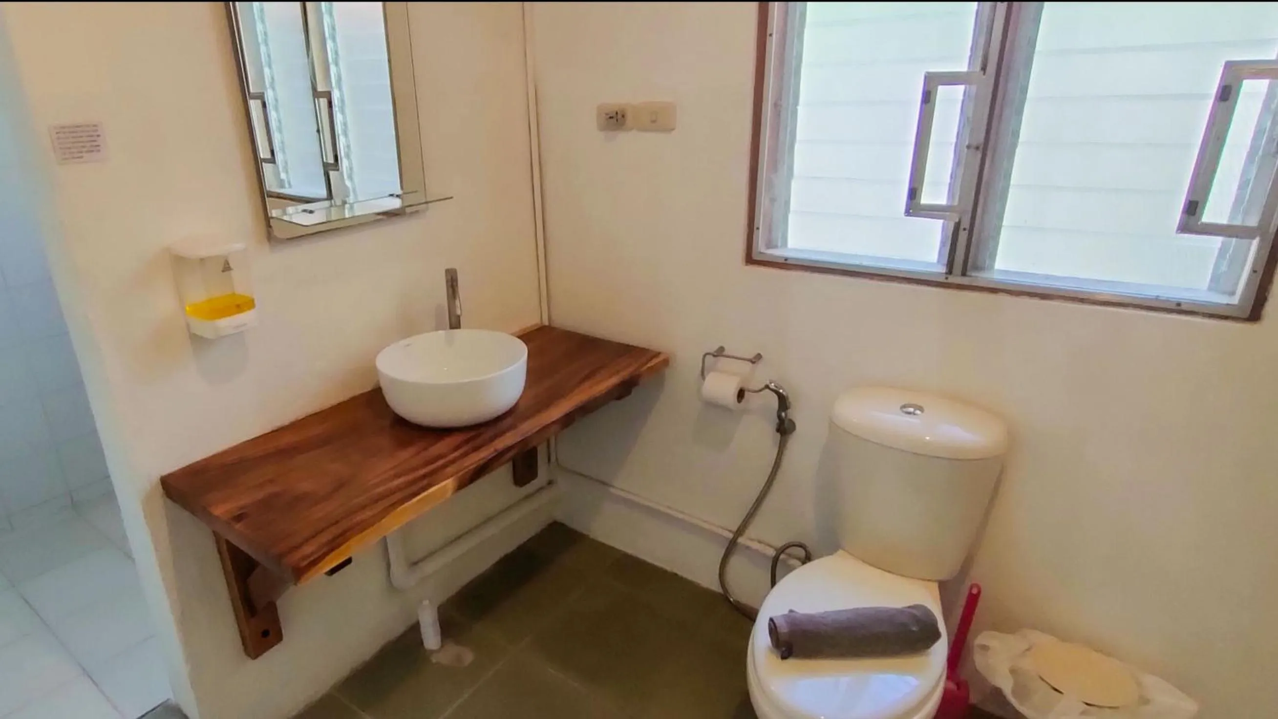 Isla Hayahay Beach Resort and Restaurant