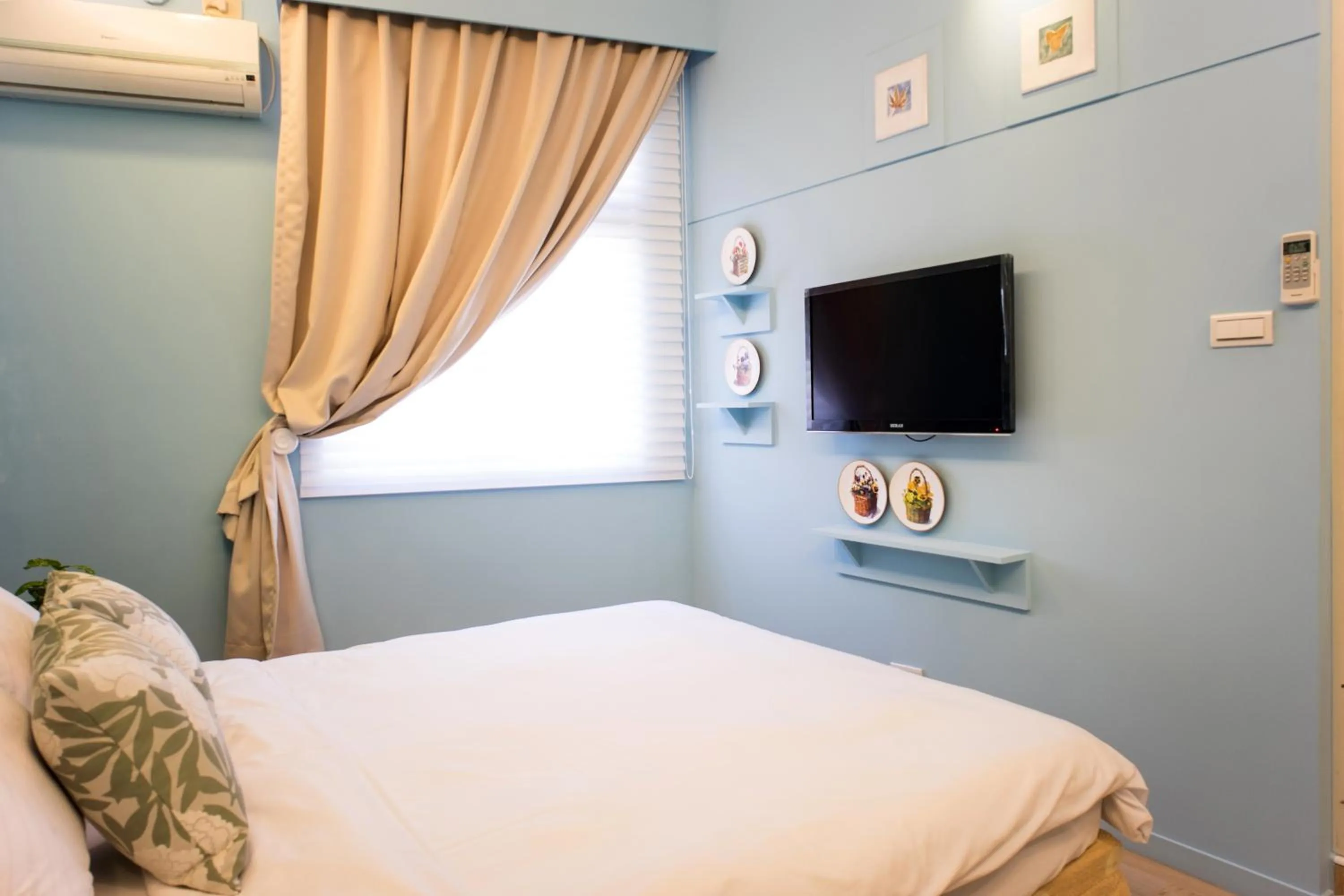 Shower, Bed in Bei Pin B&B