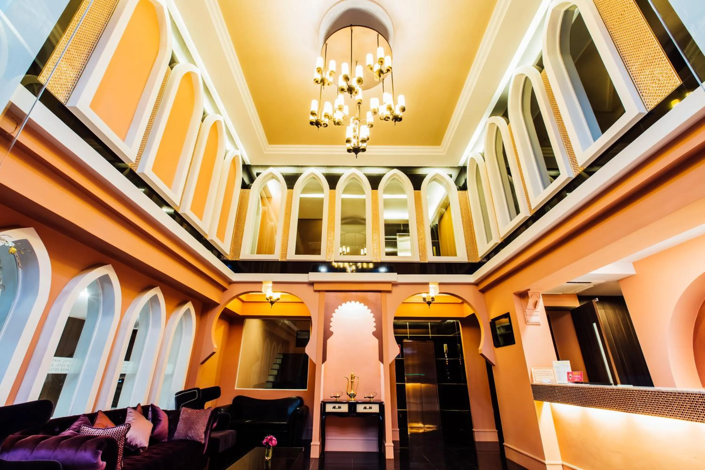 Lobby or reception in Baron Zotel Bangkok SHA PLUS