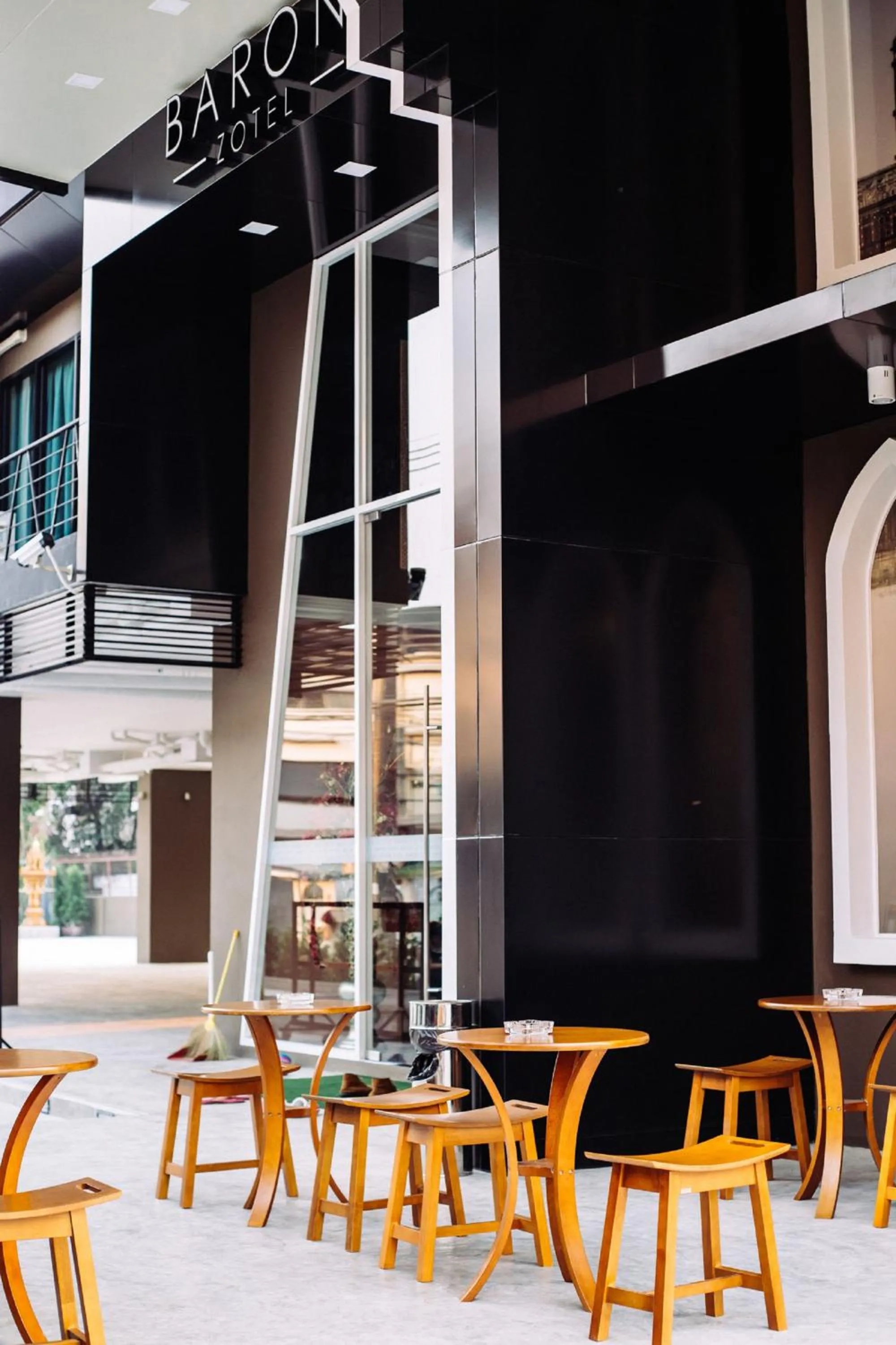 Lounge or bar in Baron Zotel Bangkok SHA PLUS