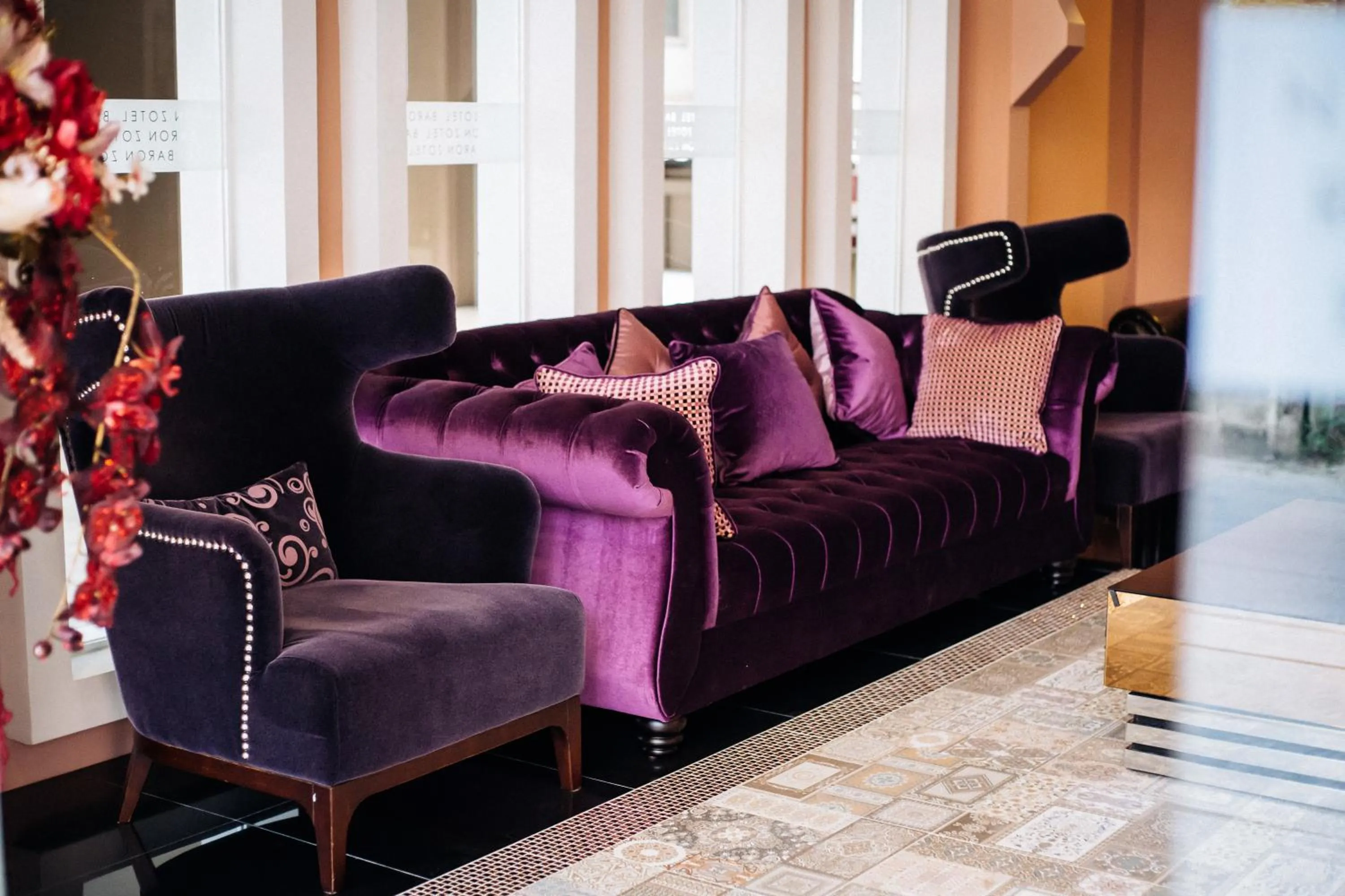 Lobby or reception in Baron Zotel Bangkok SHA PLUS