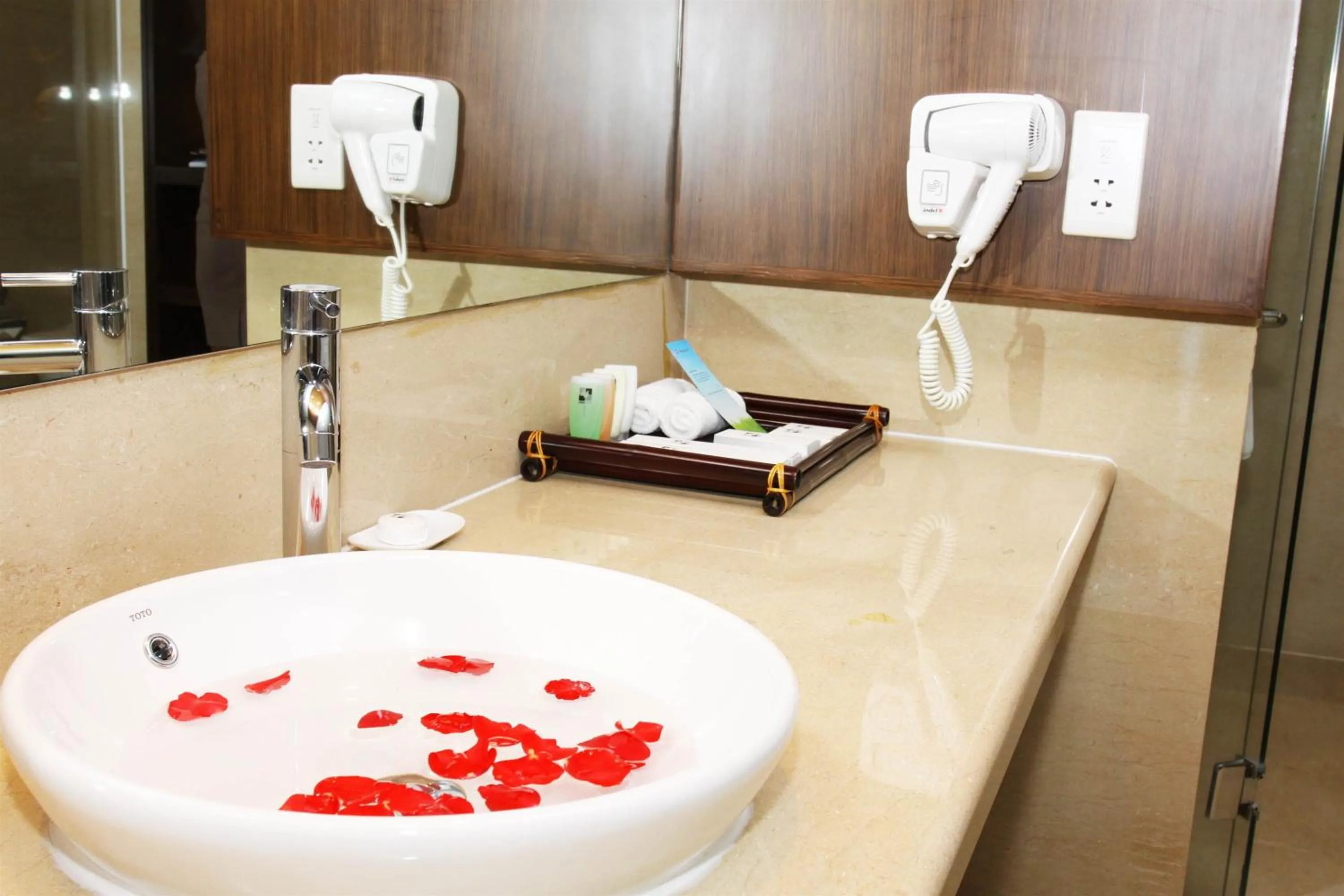 Bathroom in AURORA Hotel Plaza