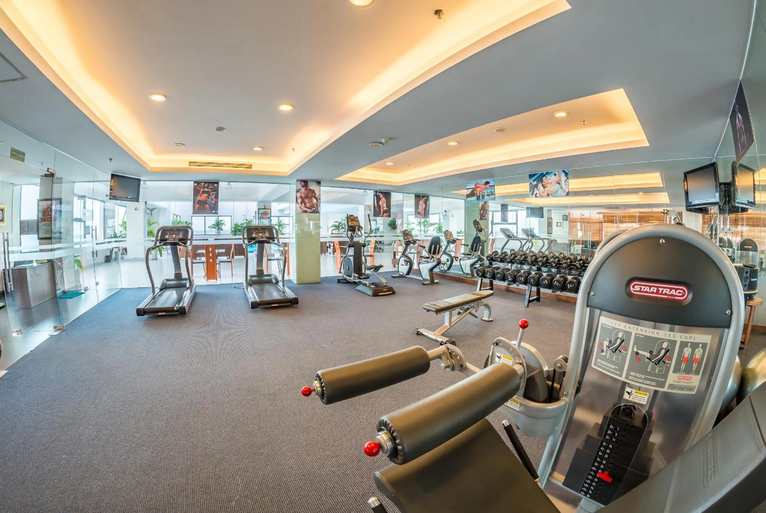 Fitness centre/facilities in AURORA Hotel Plaza