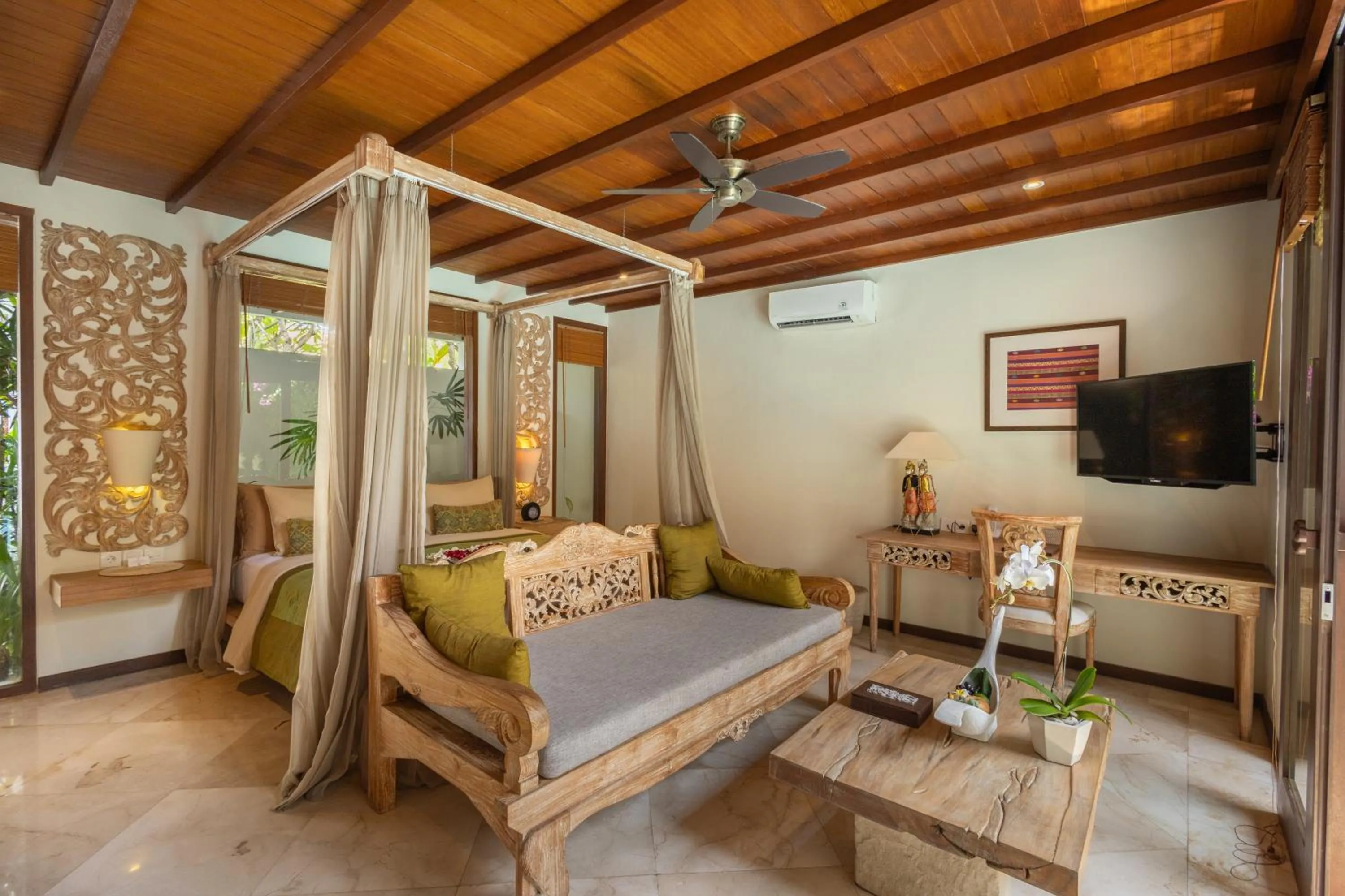 Bed in The Royal Purnama Luxury Villas - Adults Only
