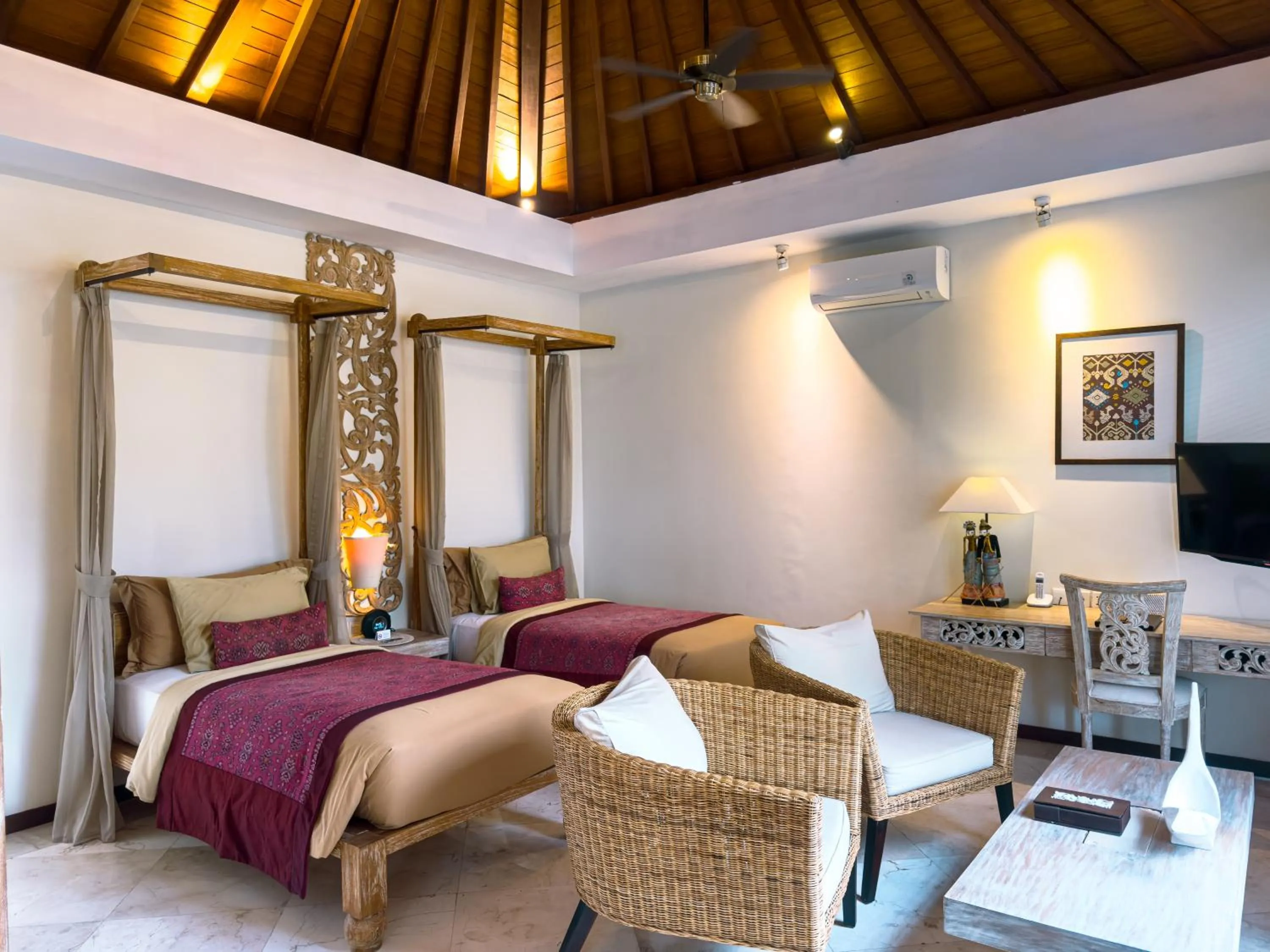 Bed in The Royal Purnama Luxury Villas - Adults Only