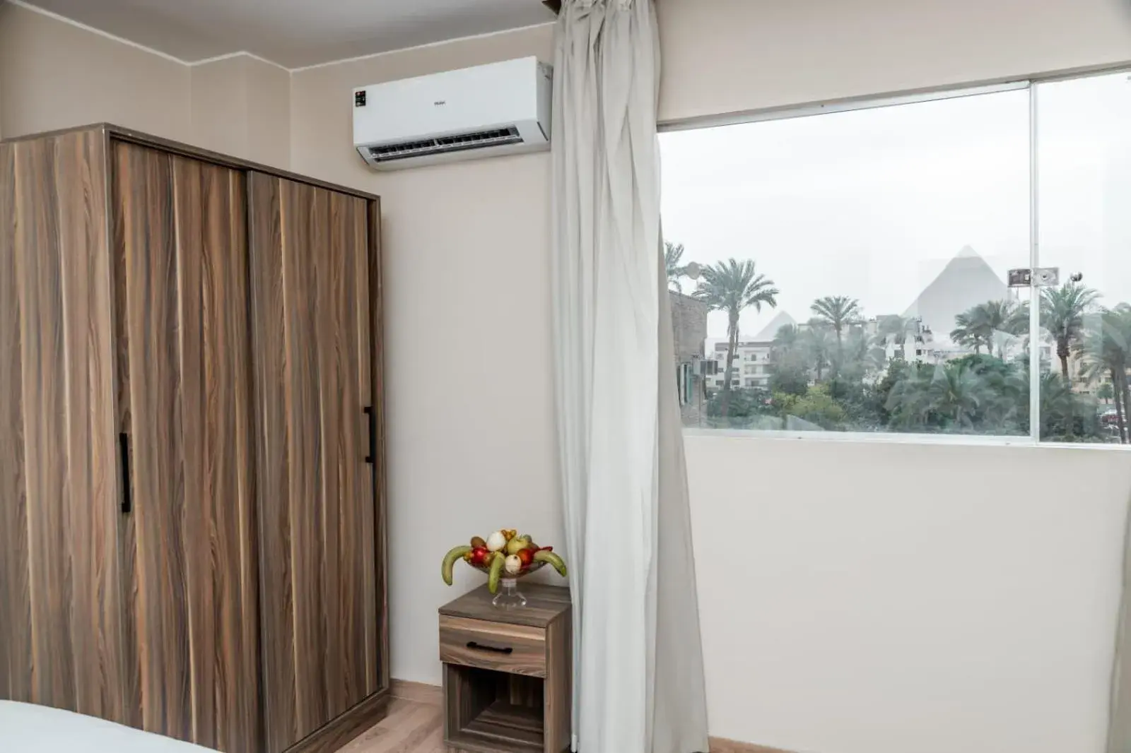 Deluxe Twin Room in Night Pyramids Inn Hotel Deluxe Twin Room in Night Pyramids Inn Hotel