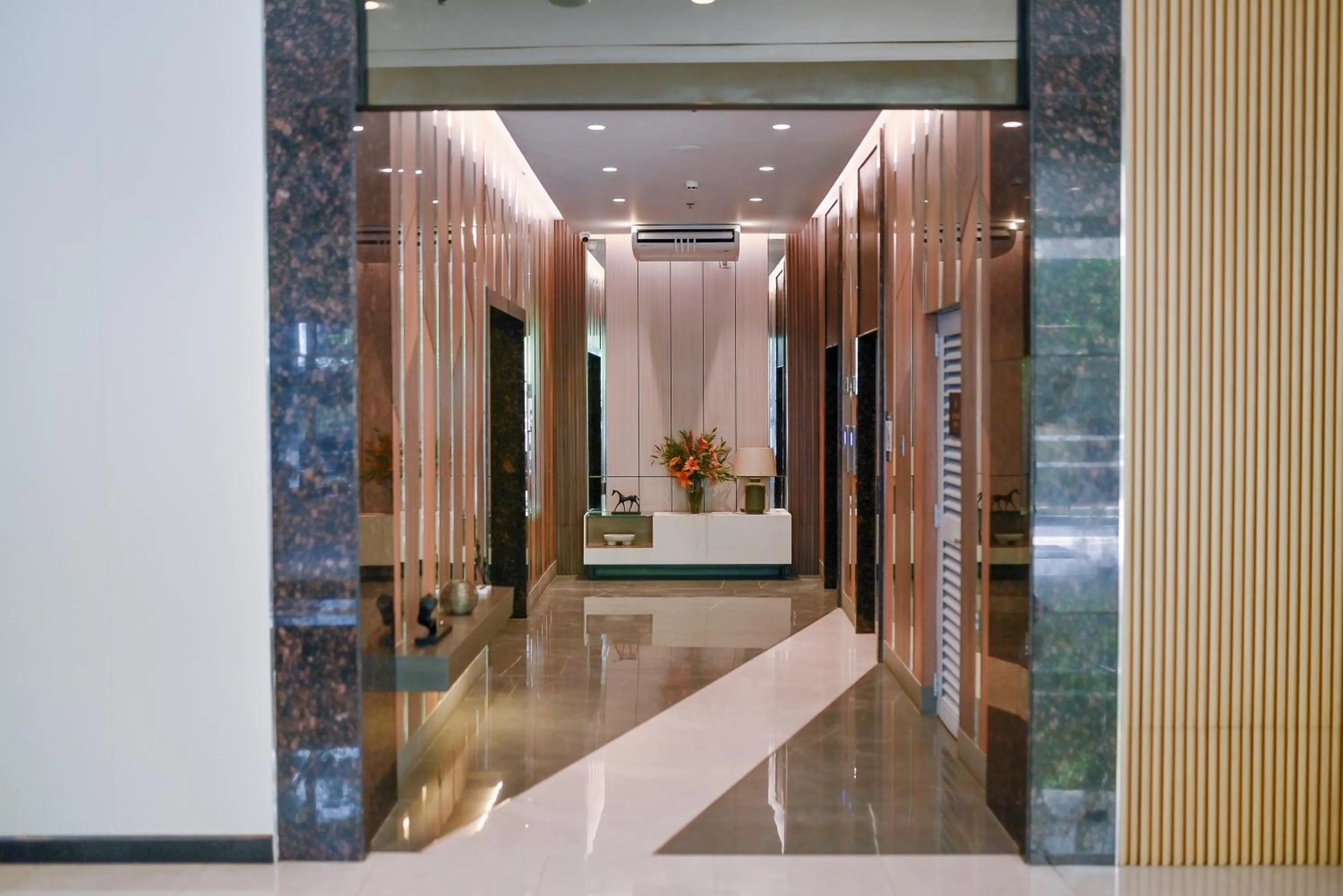 Lobby or reception in The Tribute Hotel