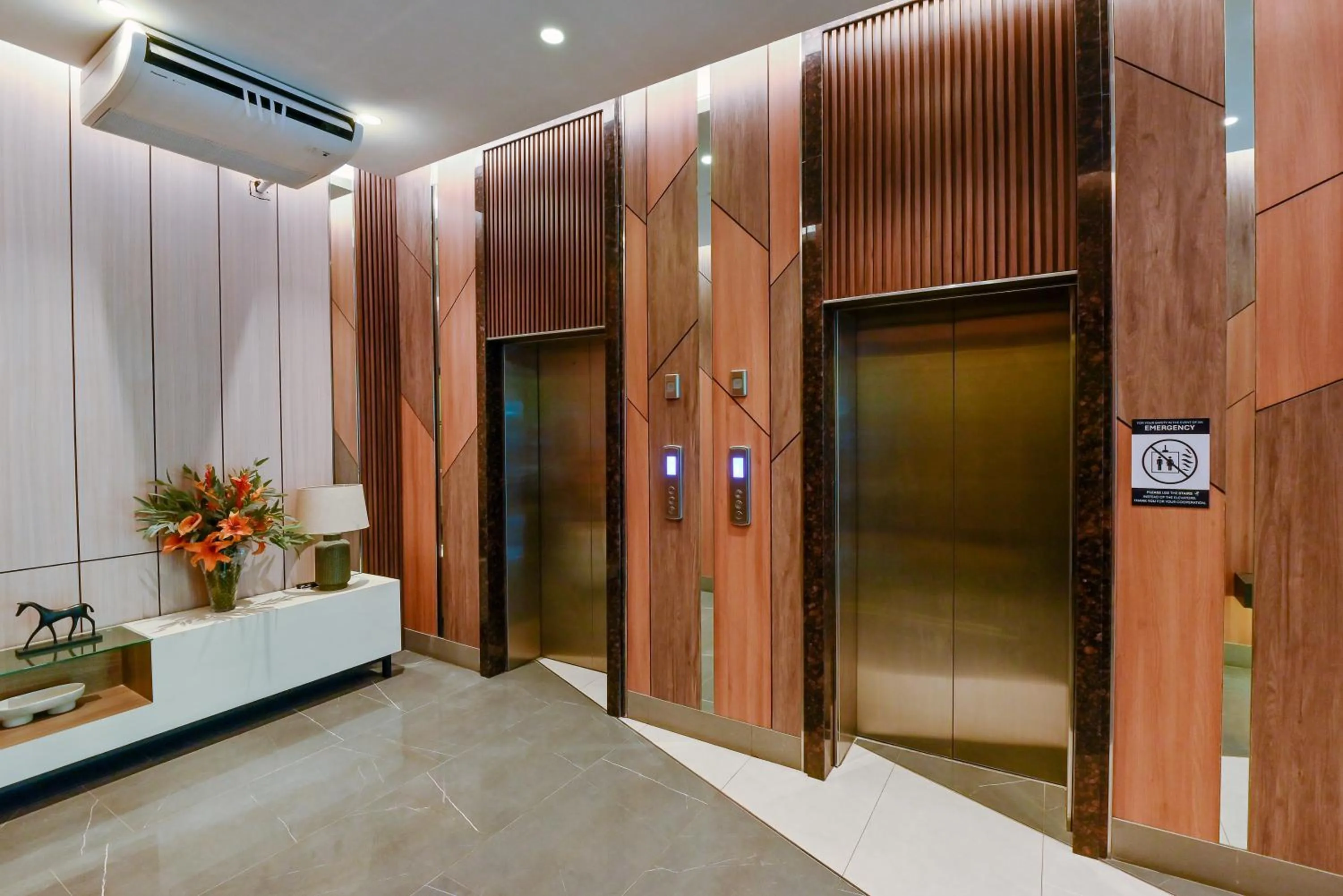 Lobby or reception in The Tribute Hotel