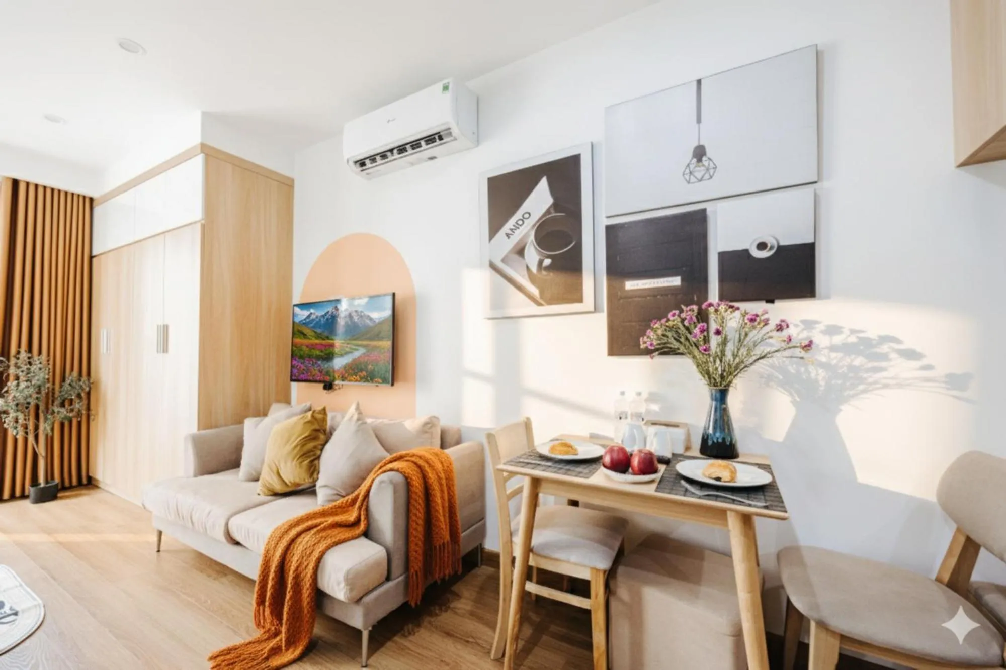 TV and multimedia in Label6 Studio West Lake