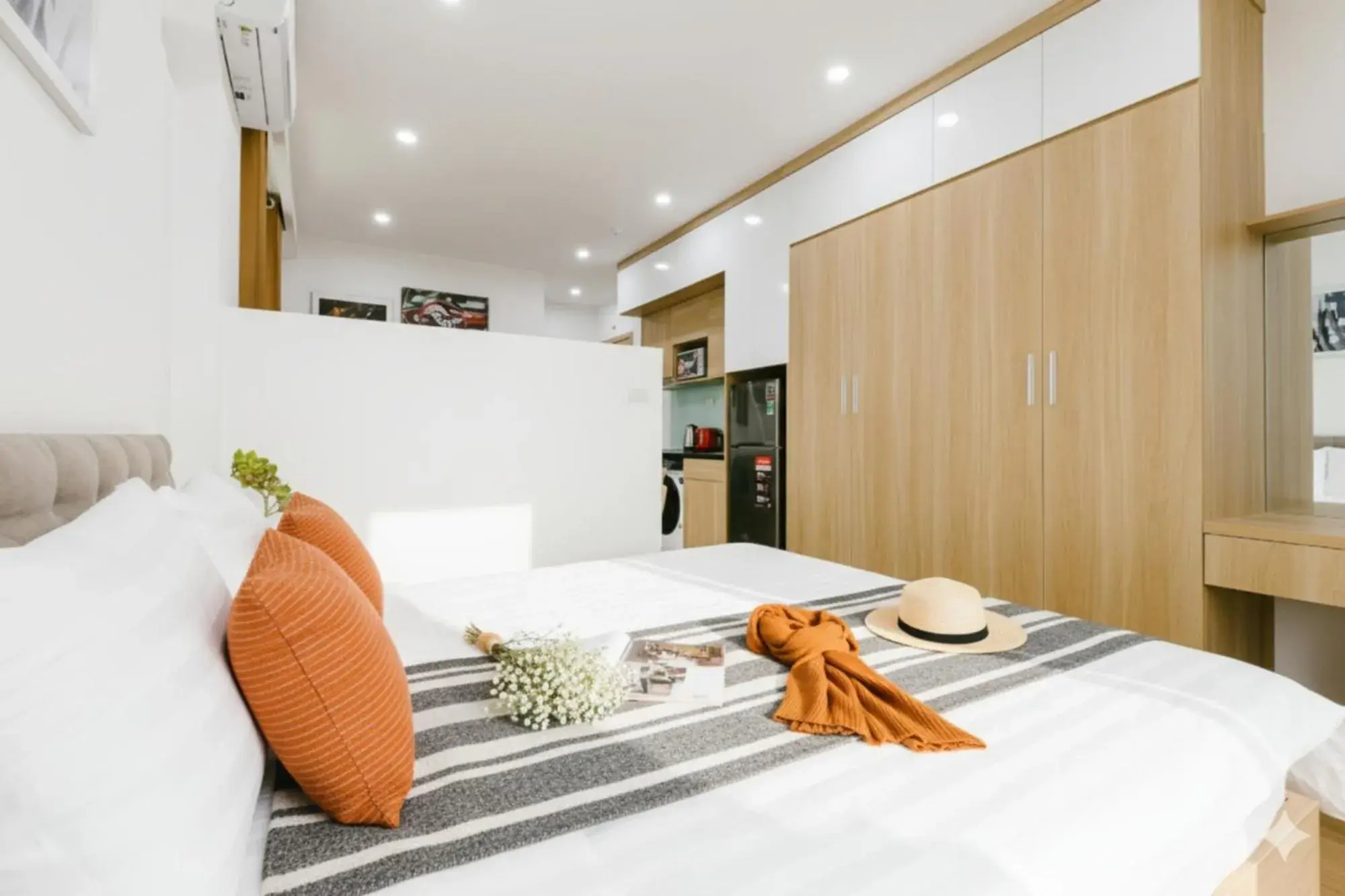 Studio with Balcony in Label6 Studio West Lake Studio with Balcony in Label6 Studio West Lake