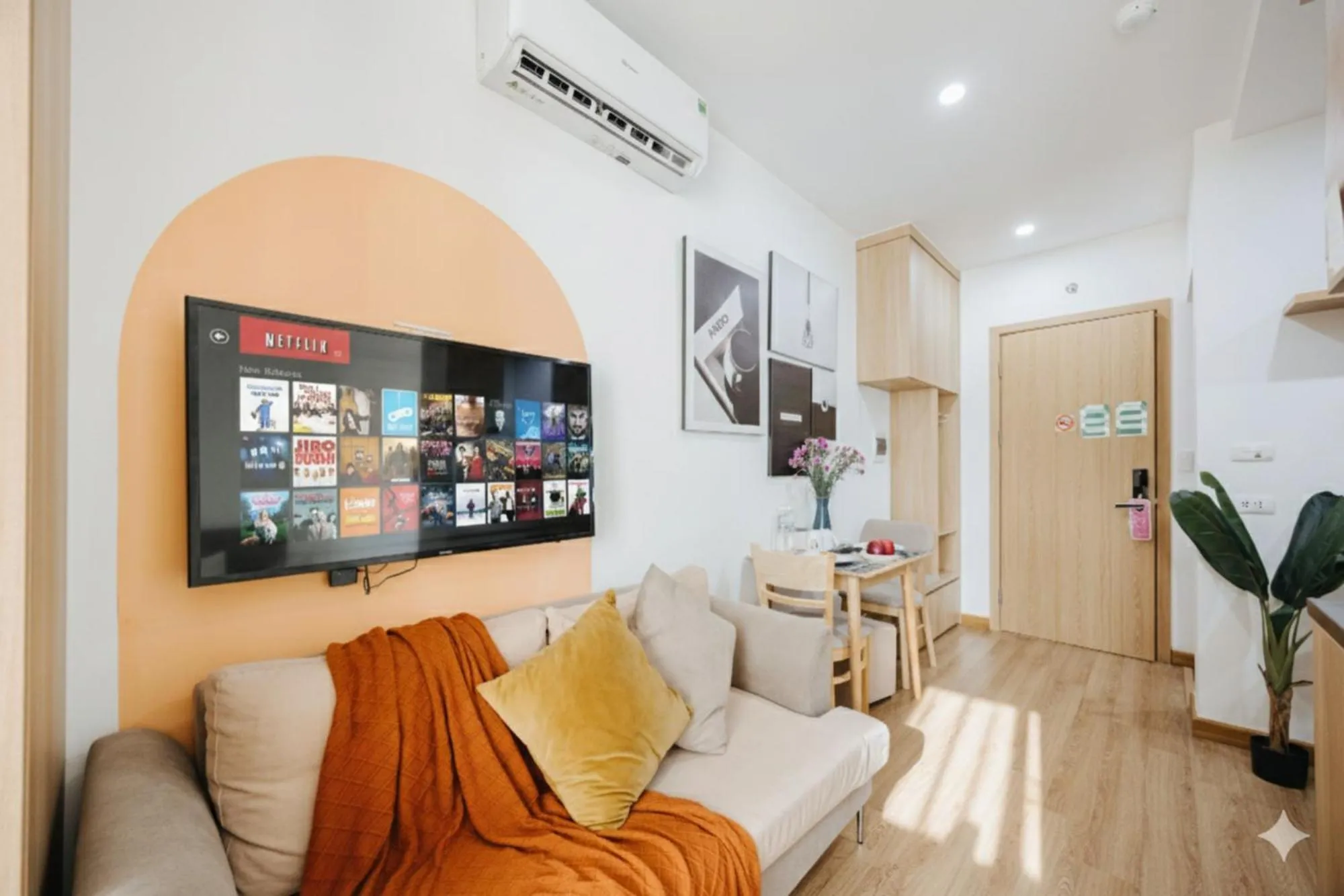 TV and multimedia in Label6 Studio West Lake