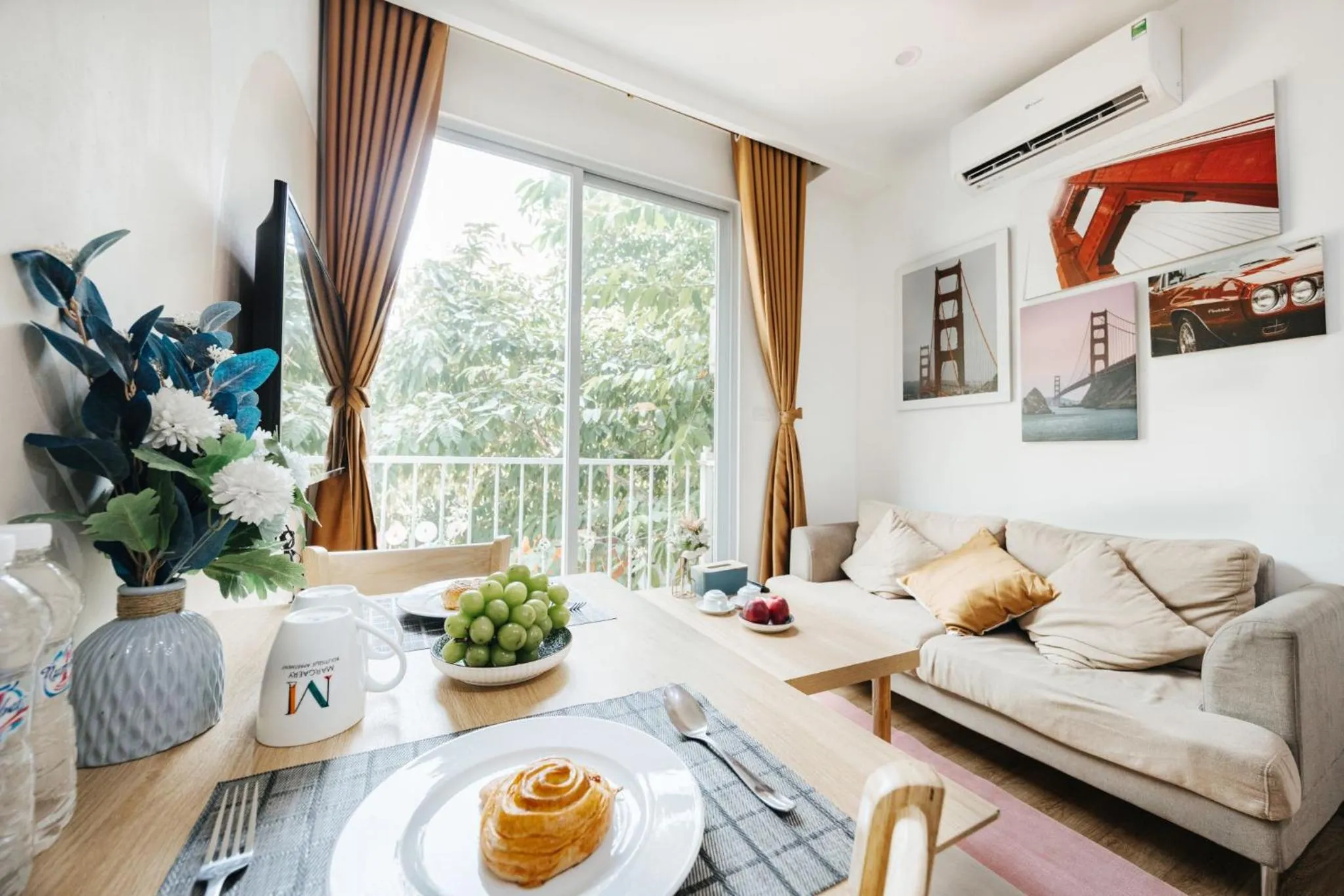 Living room in Label6 Studio West Lake