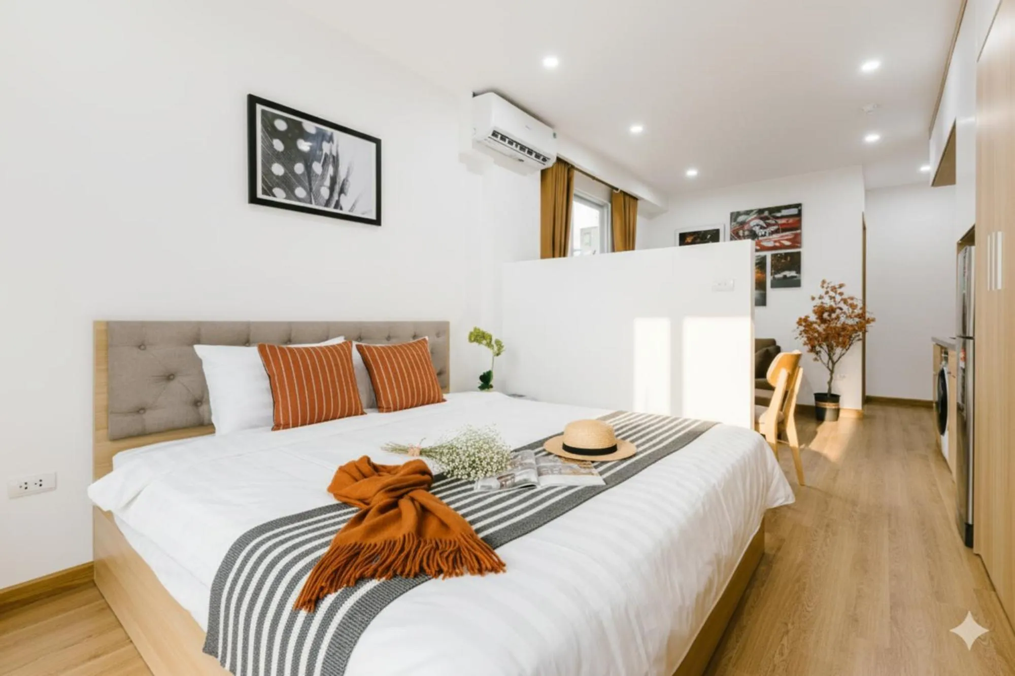 Photo of the whole room, Bed in Label6 Studio West Lake