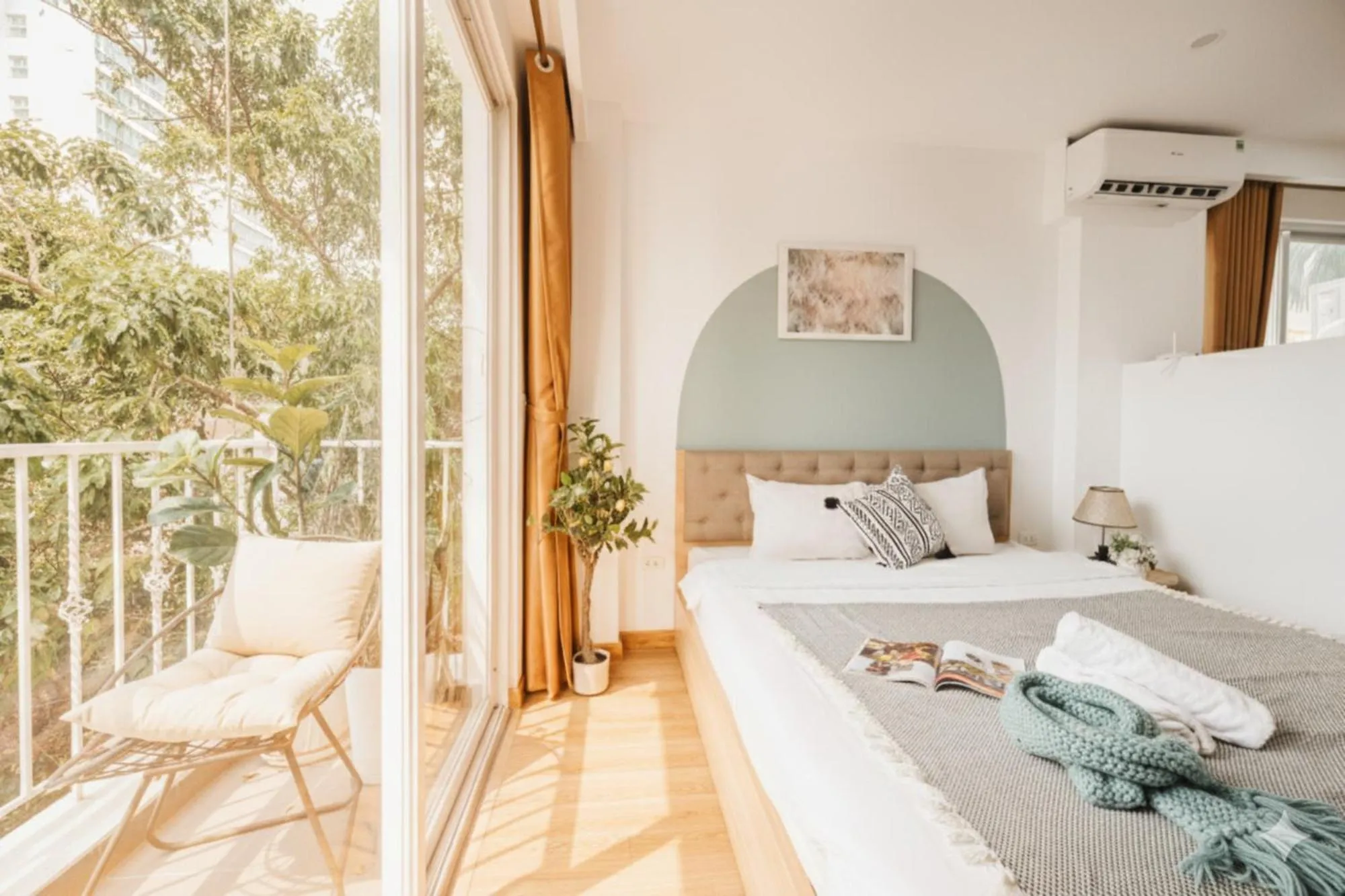 Day, Bed in Label6 Studio West Lake