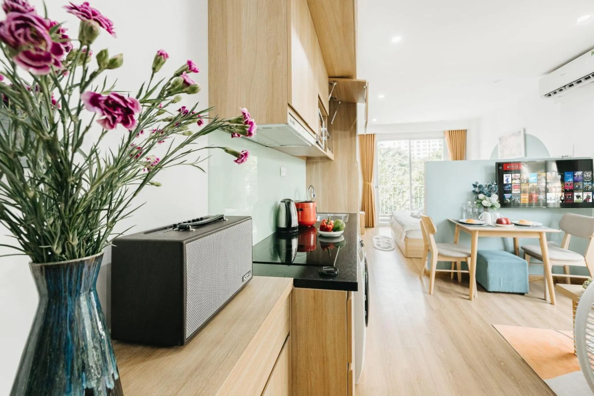 Kitchen or kitchenette in The Euphoria Sophisticated Style - Stay 24h