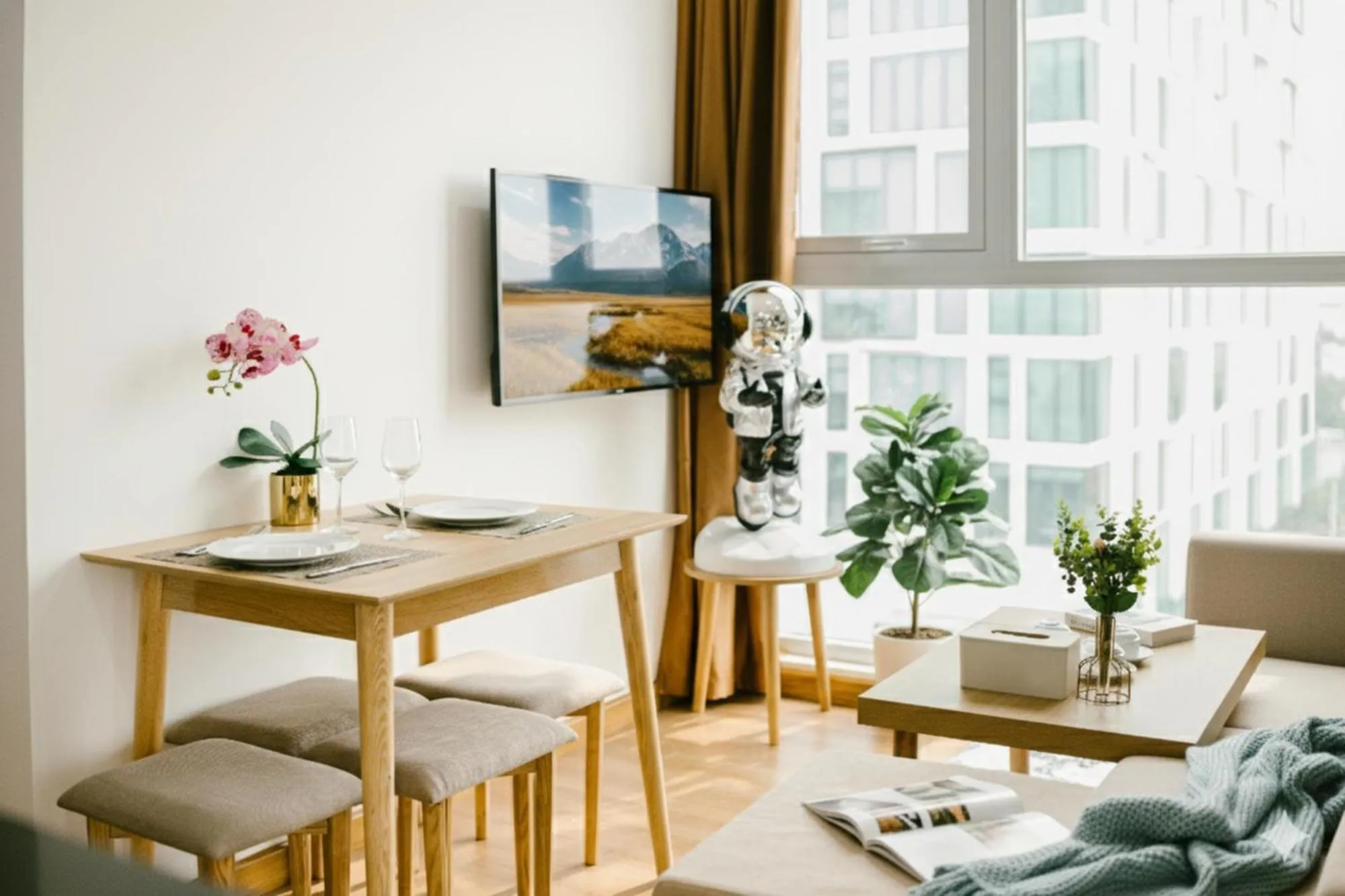 TV and multimedia in Label6 Studio West Lake