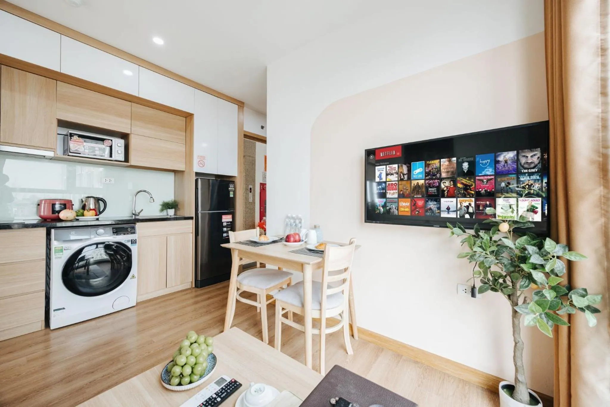 Kitchen or kitchenette in Label6 Studio West Lake