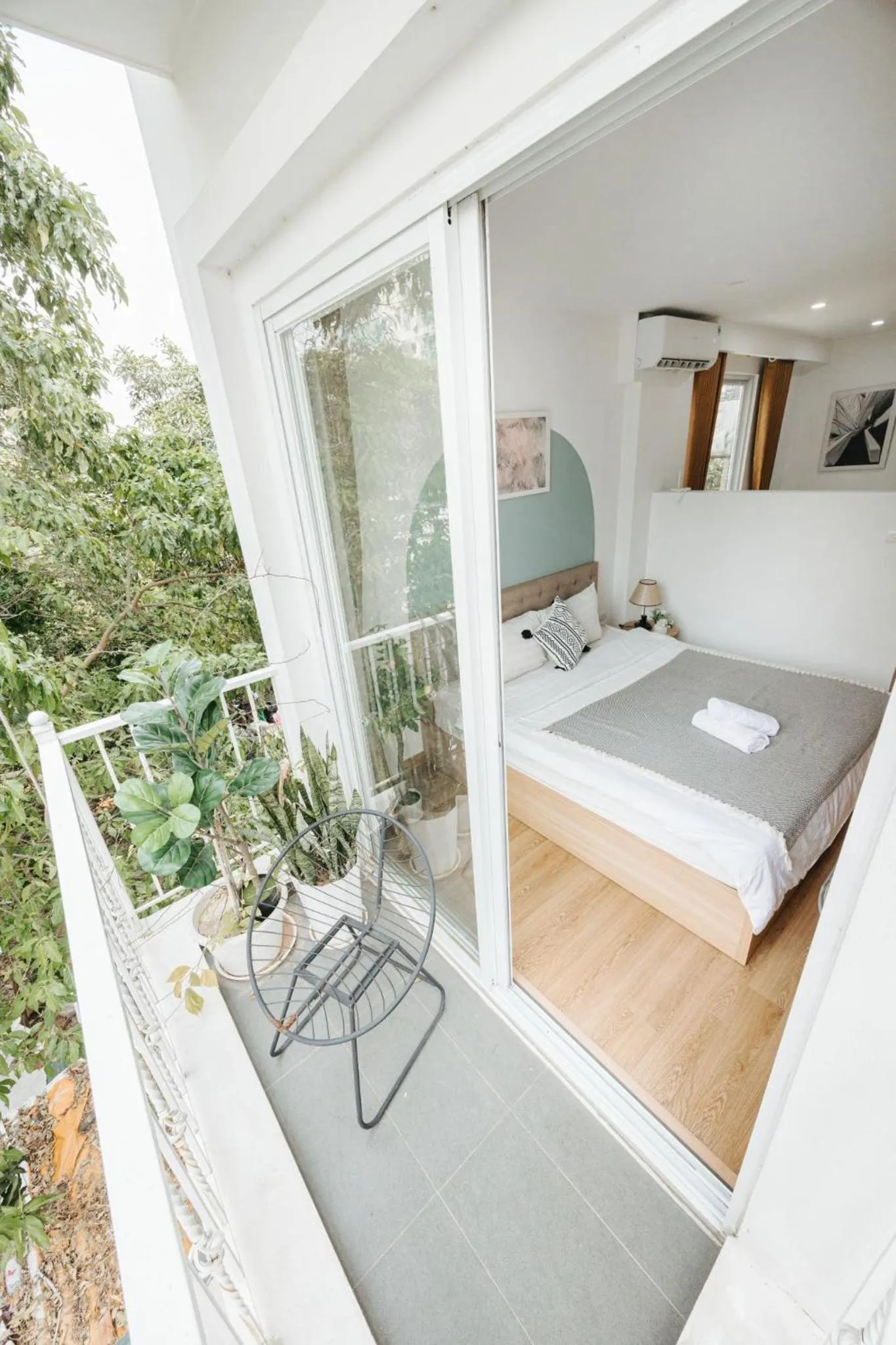 Natural landscape, Bed in The Euphoria Sophisticated Style - Stay 24h