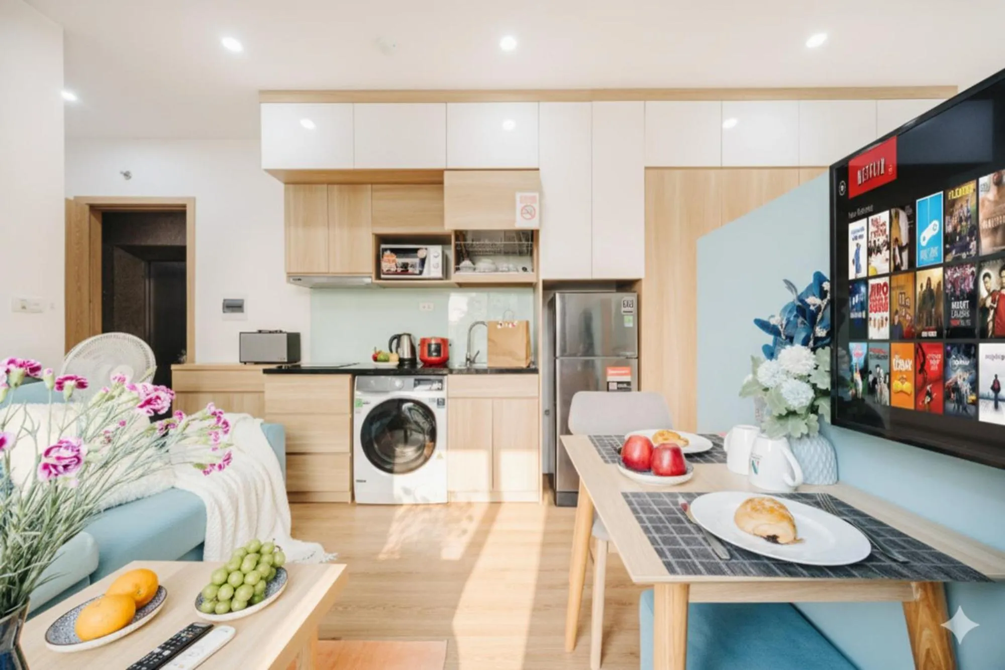 Kitchen or kitchenette in Label6 Studio West Lake