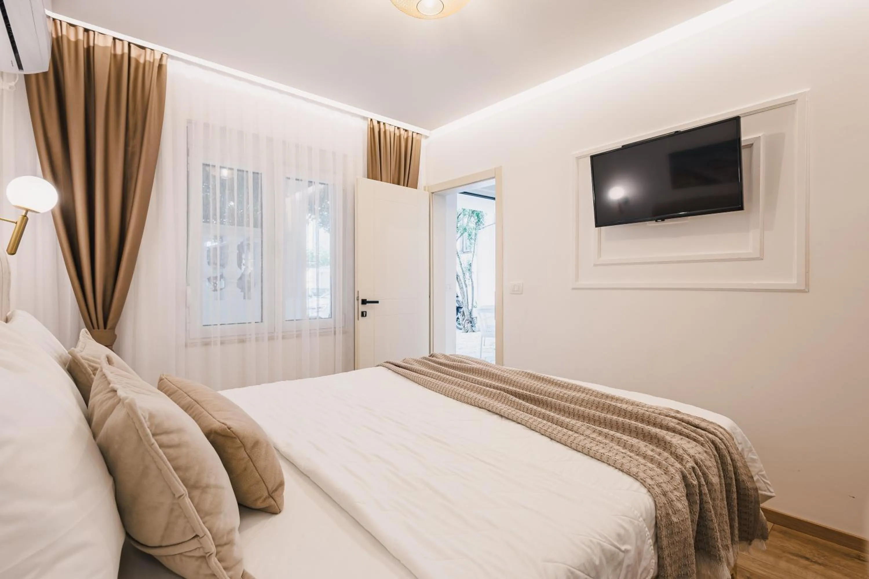 TV and multimedia, Bed in Villa Oleander
