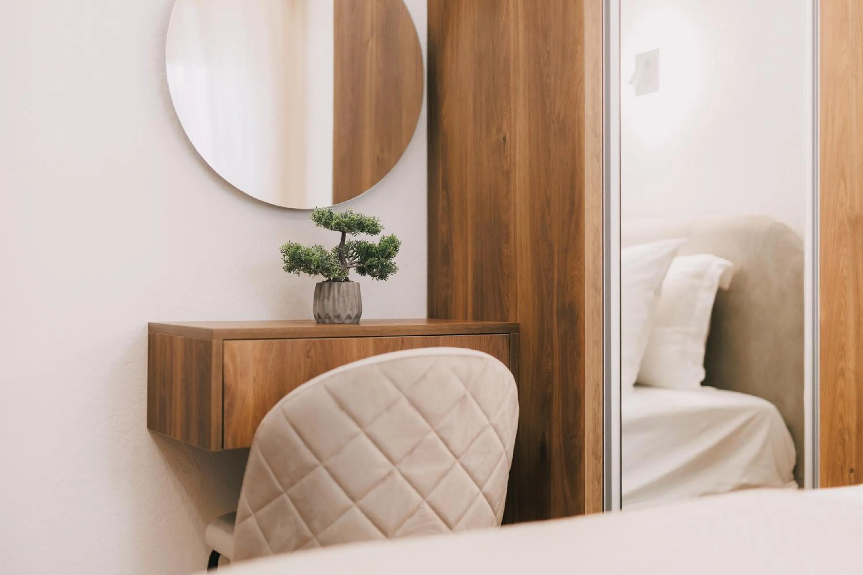 wardrobe, Bed in Villa Oleander