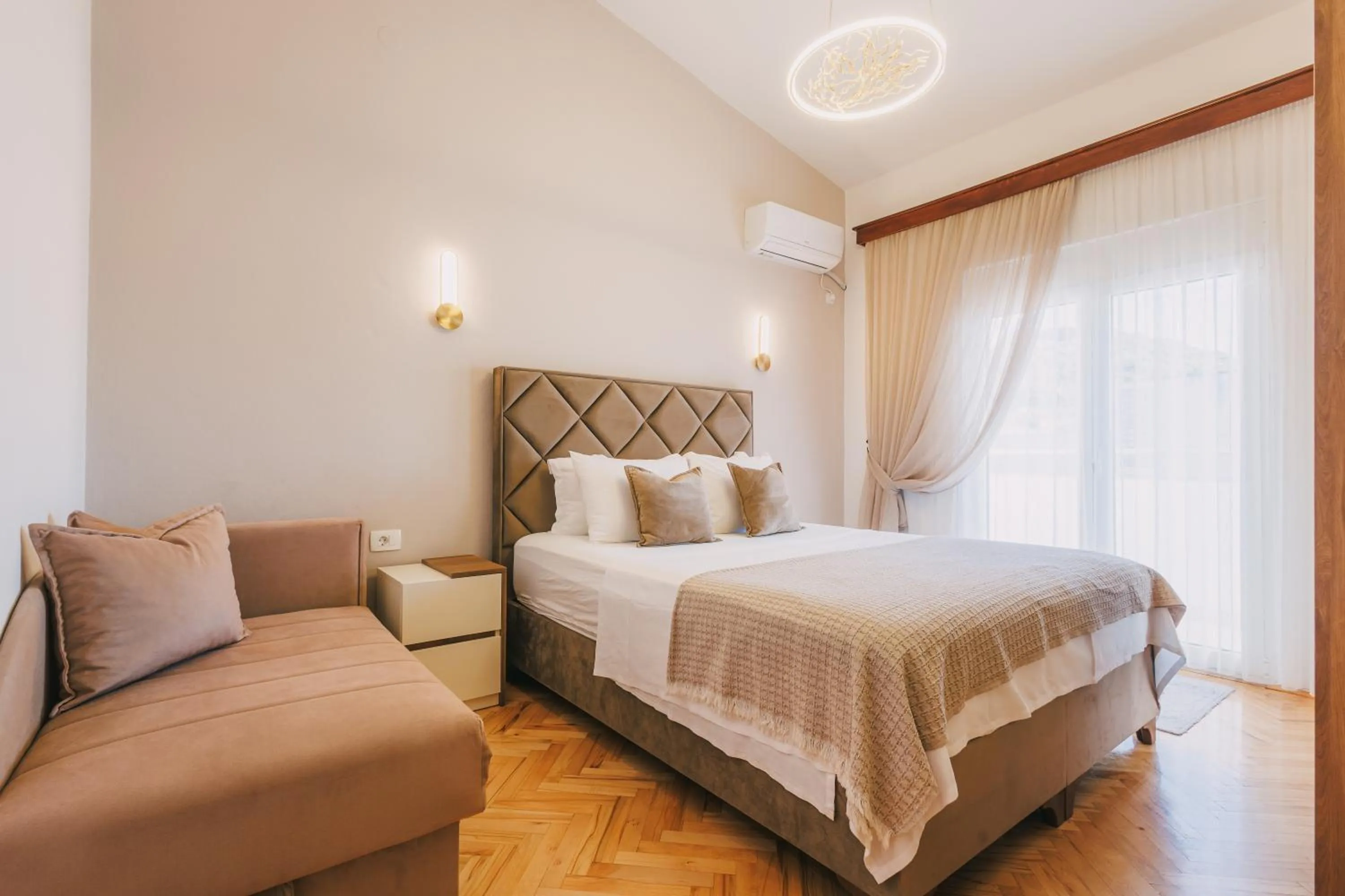 Bedroom, Bed in Villa Oleander